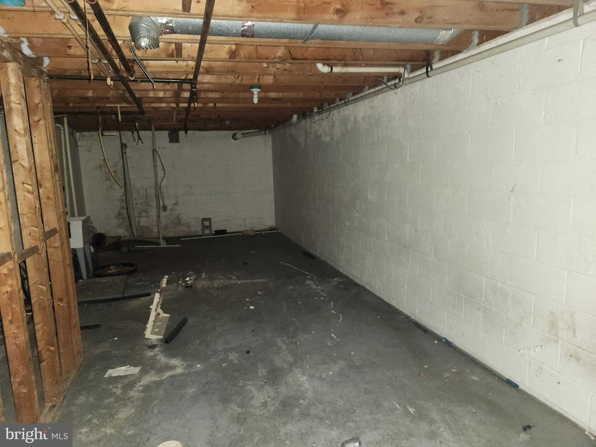 915 N Calhoun St photo 19