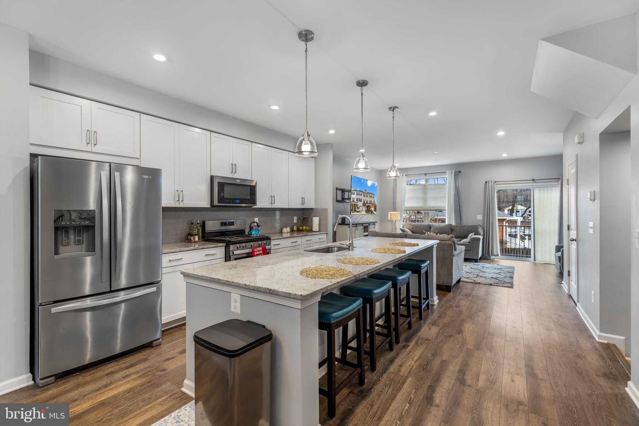 1592 Dorothy Ln photo 3