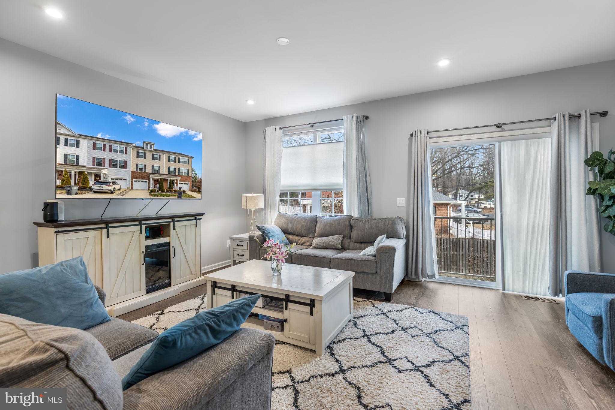 1592 Dorothy Ln photo 5