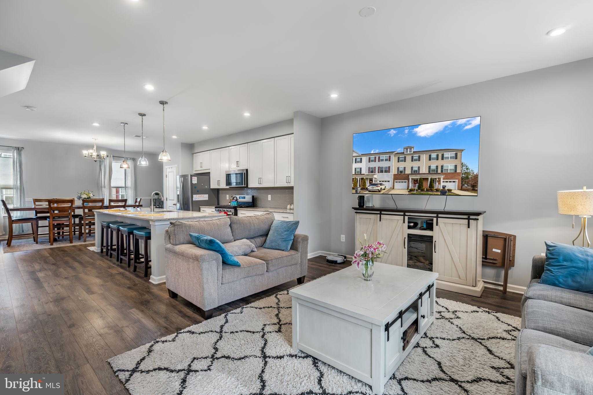 1592 Dorothy Ln photo 7