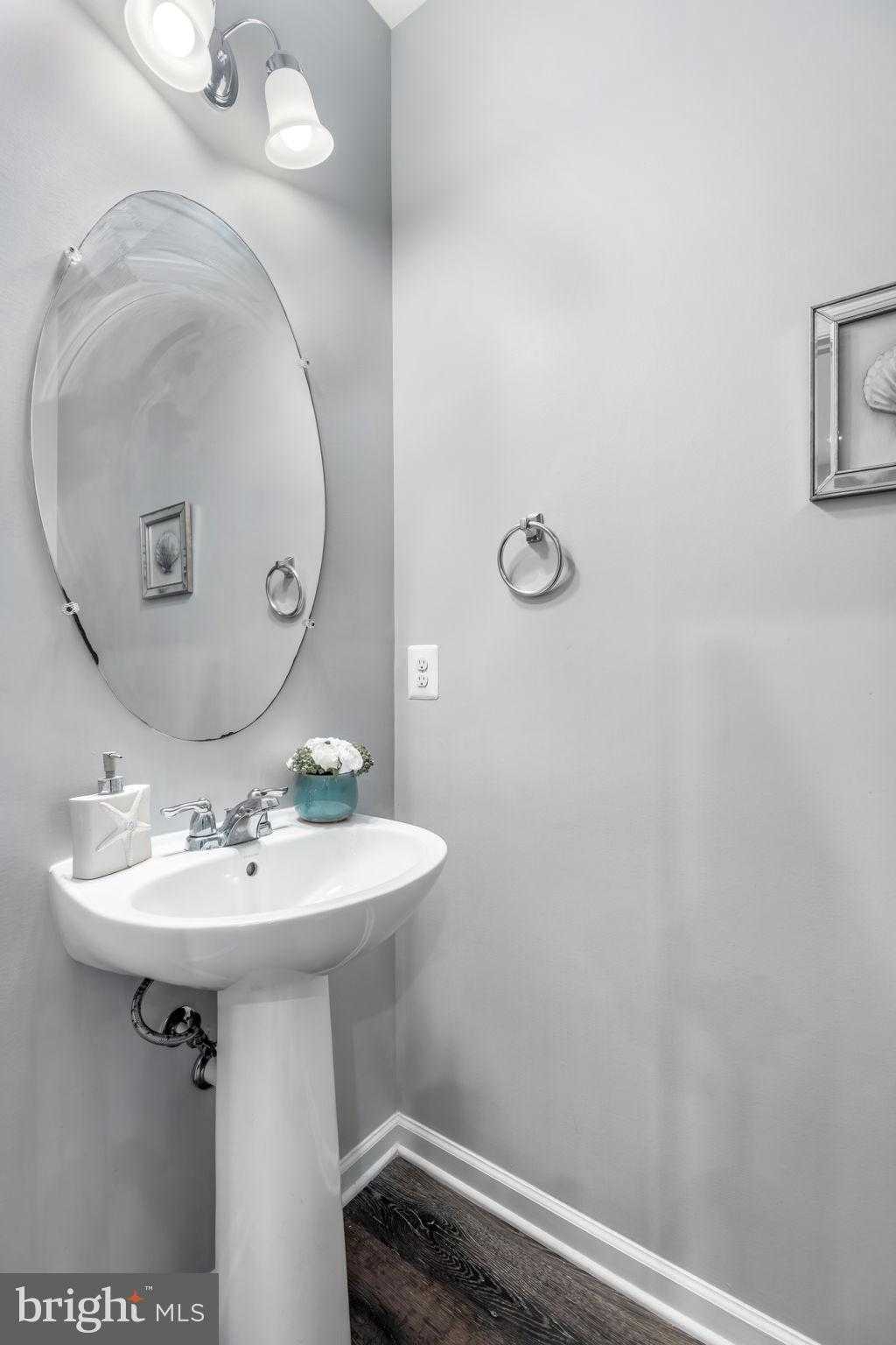 1592 Dorothy Ln photo 9