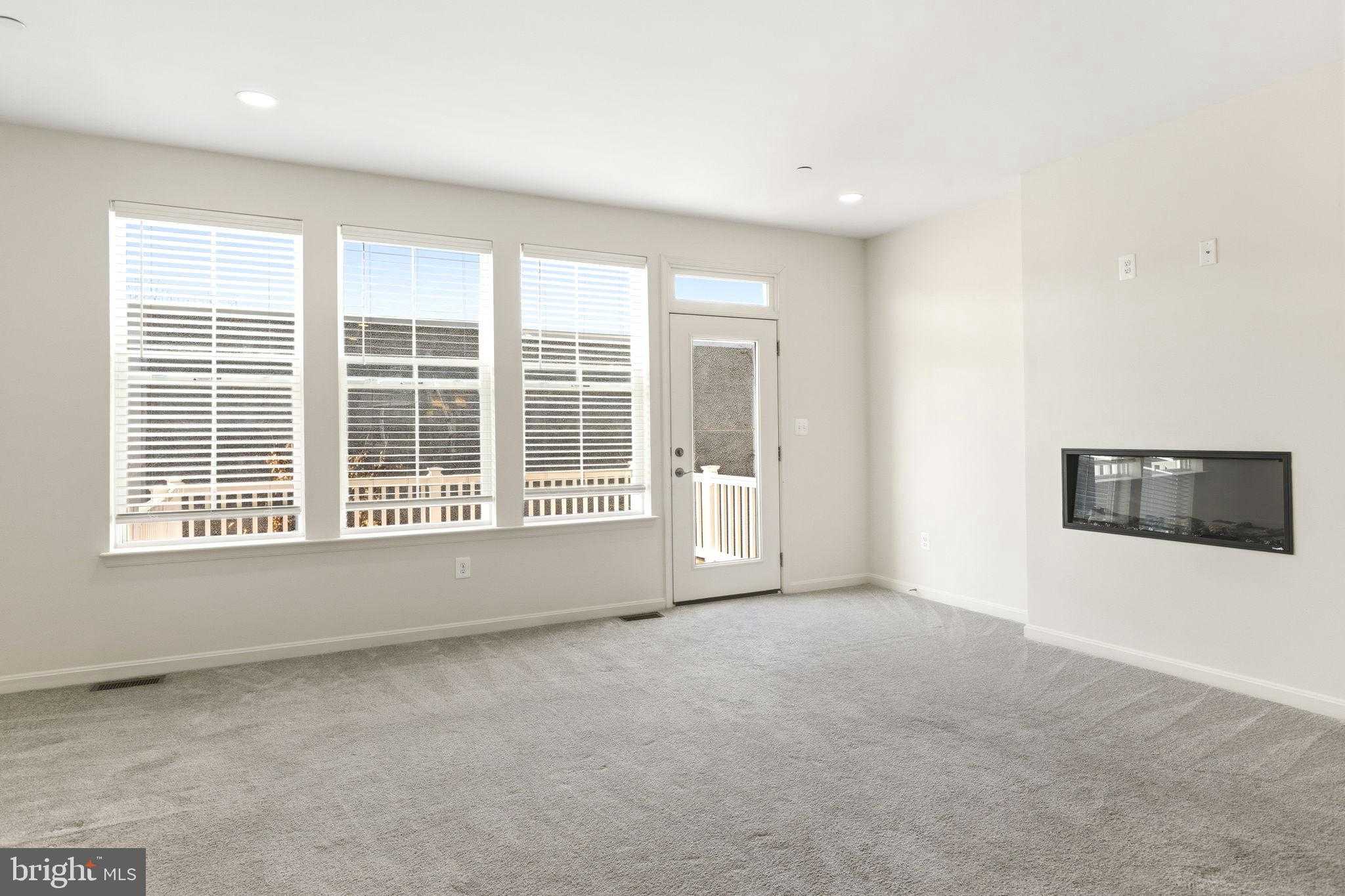 7255 Martin Farm Cir photo 3