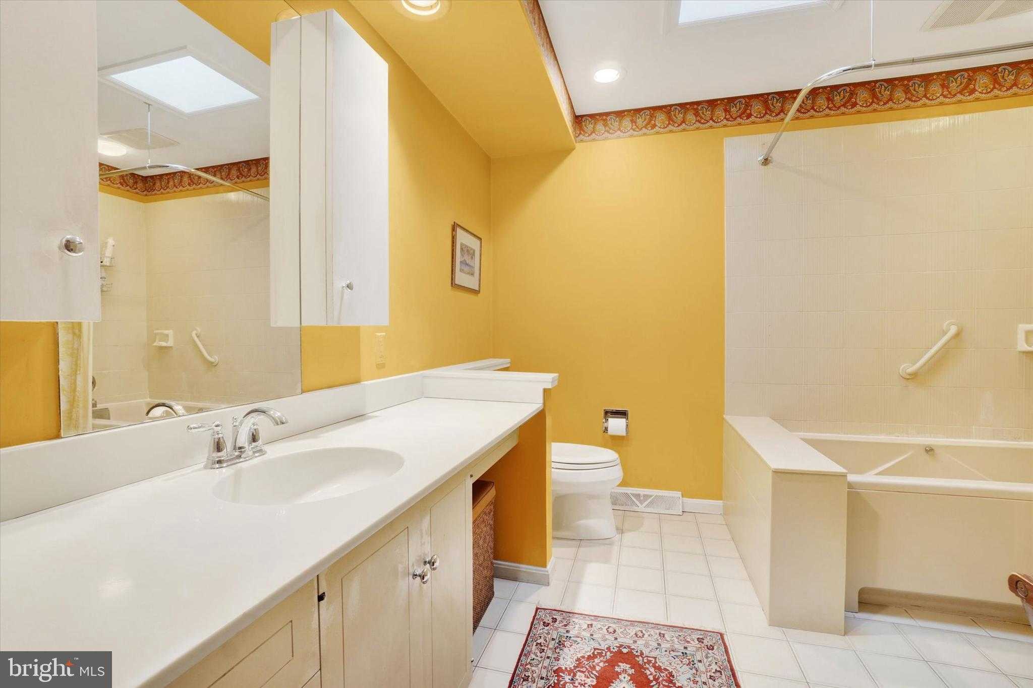 811 Michigan Ave photo 16