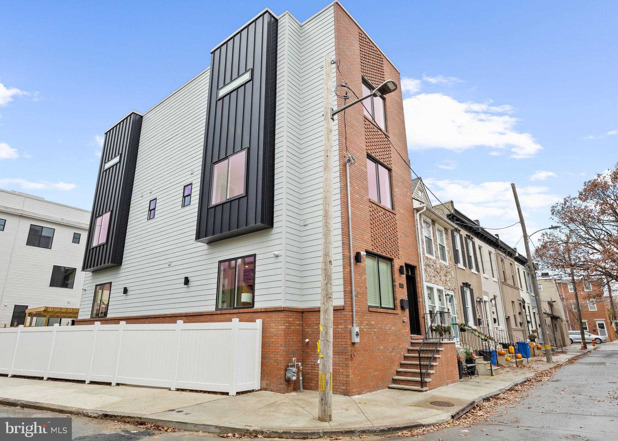 513 Salmon St photo 2