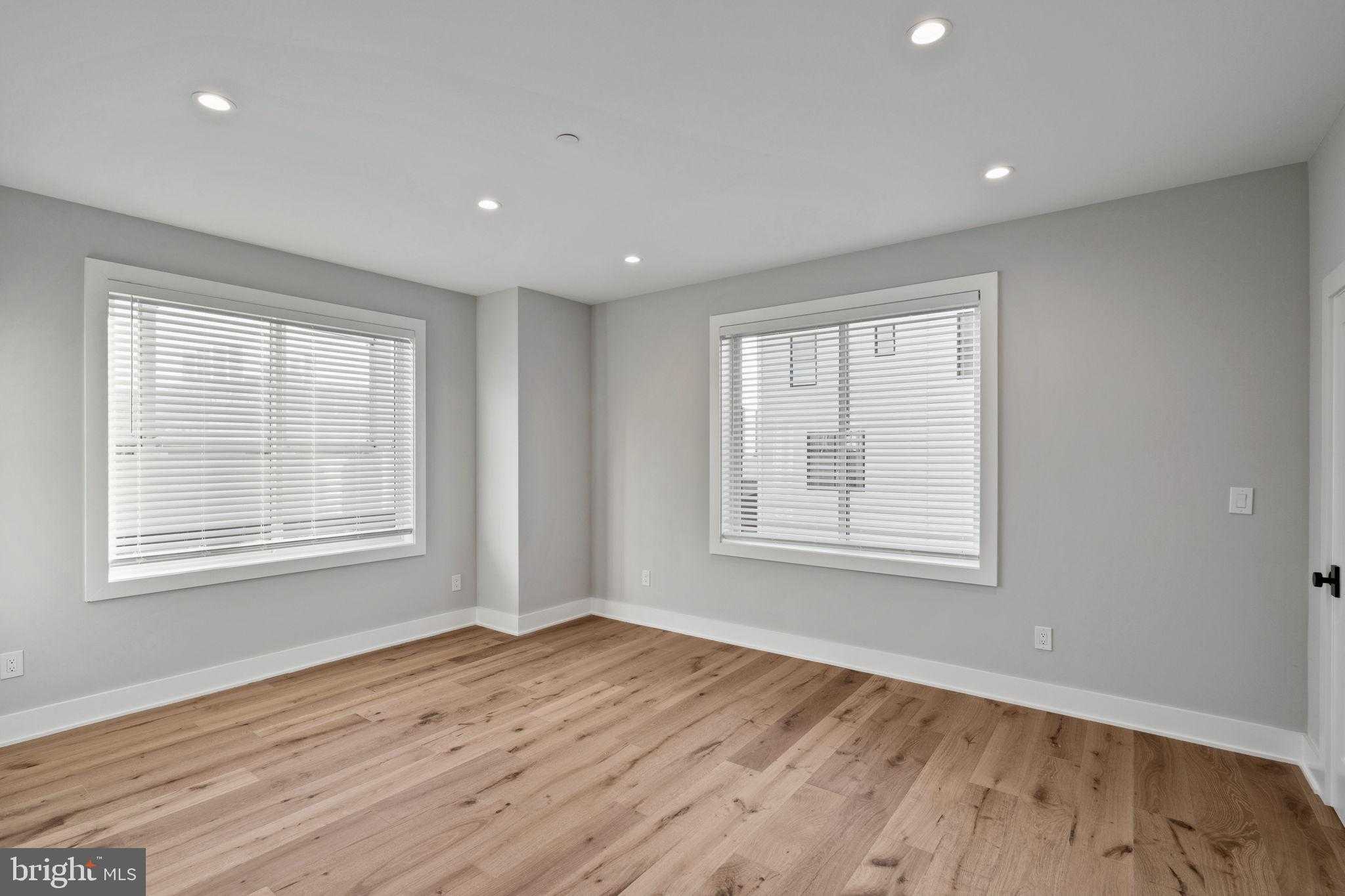 513 Salmon St photo 25