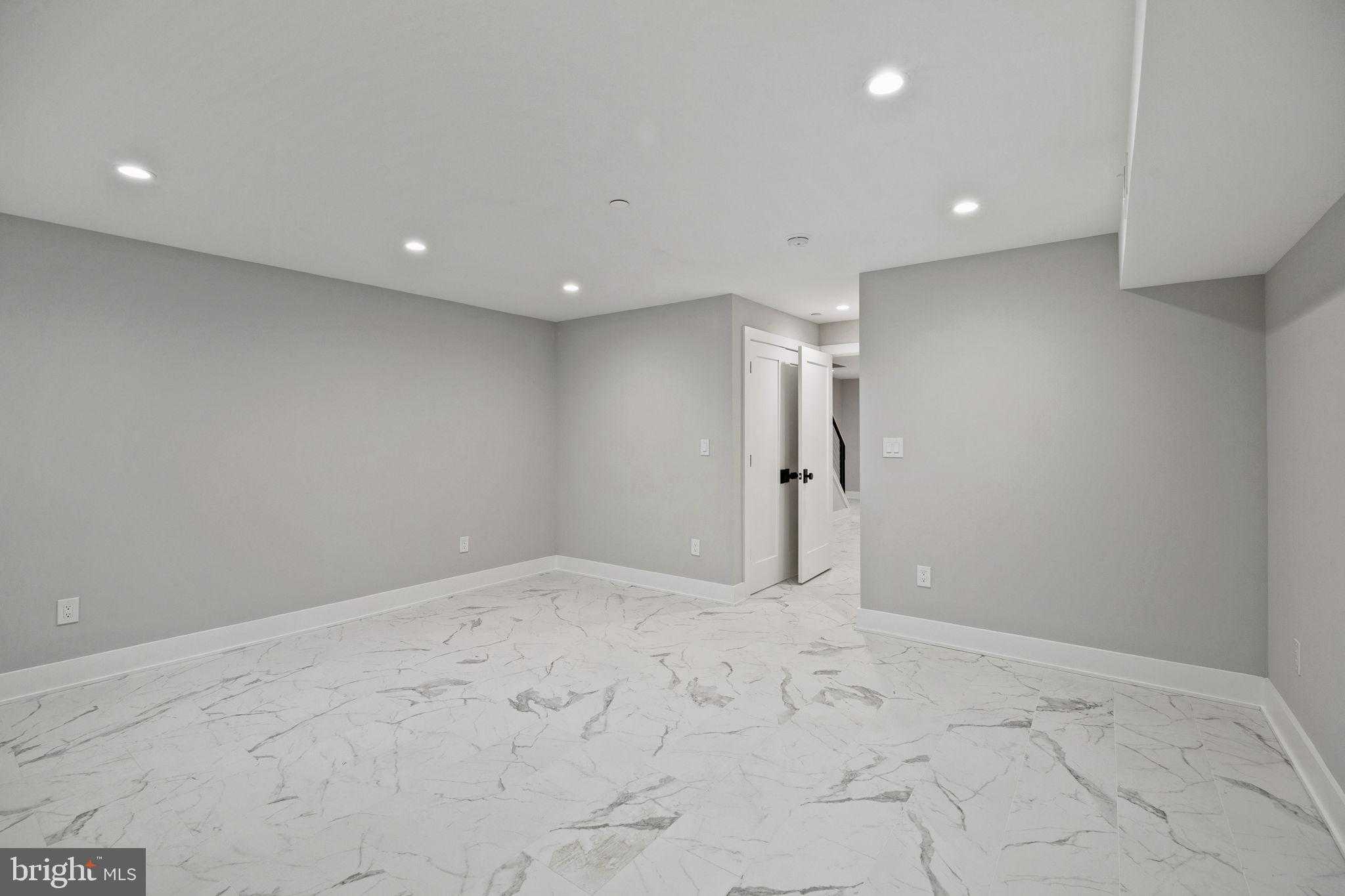 513 Salmon St photo 67