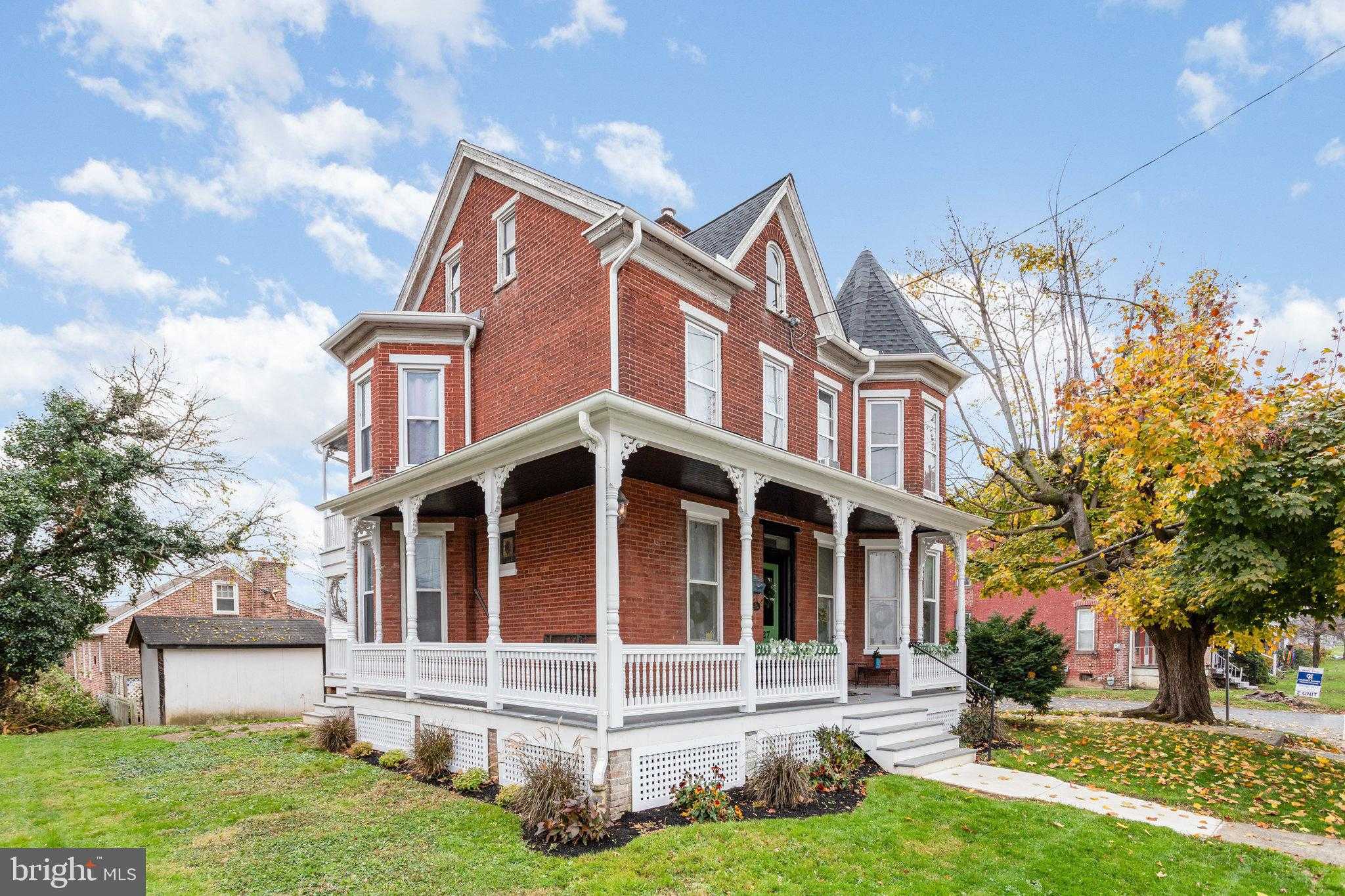 427 Hellam St photo 4