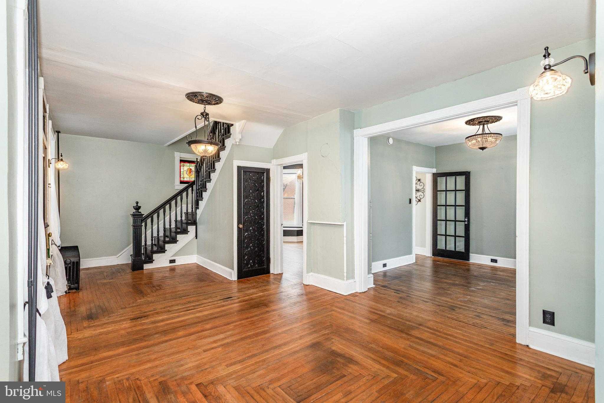 427 Hellam St photo 8