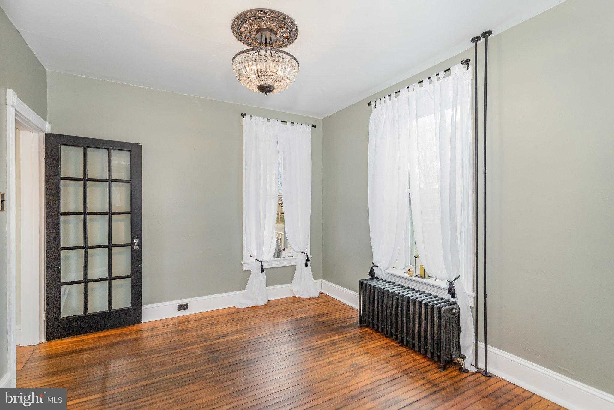 427 Hellam St photo 9