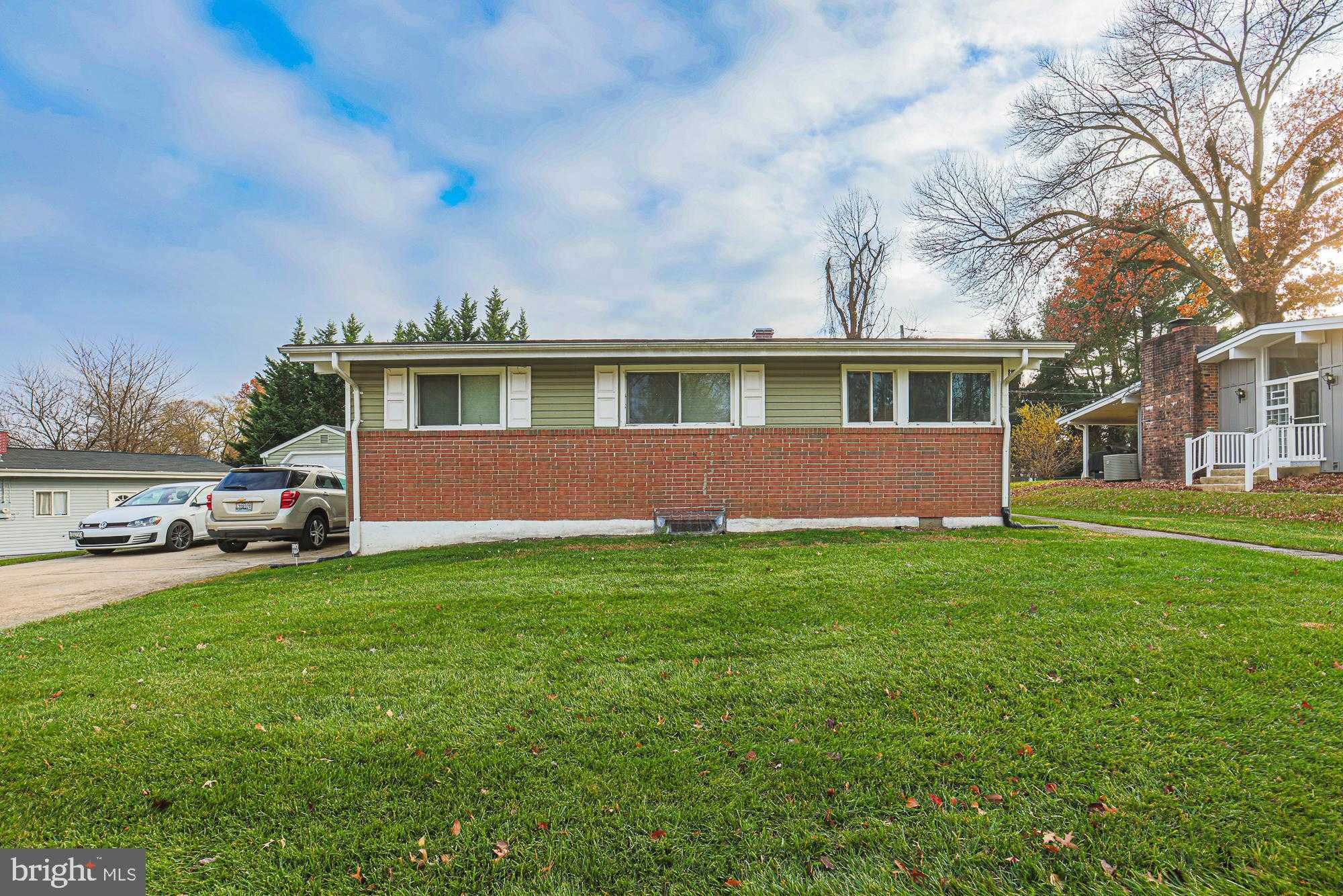 8205 Arrowhead Rd photo 2