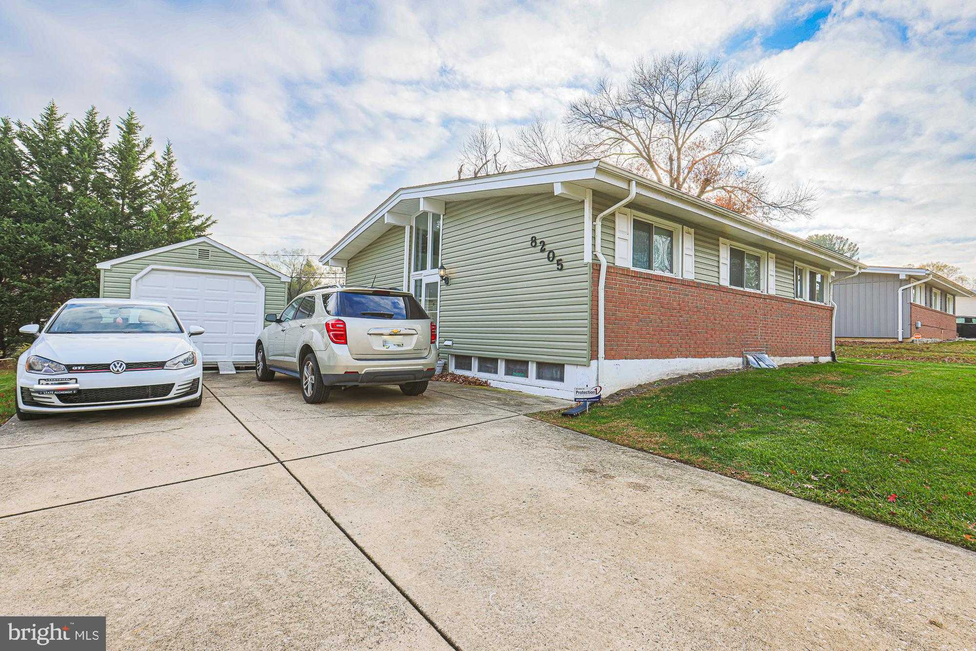 8205 Arrowhead Rd photo 4