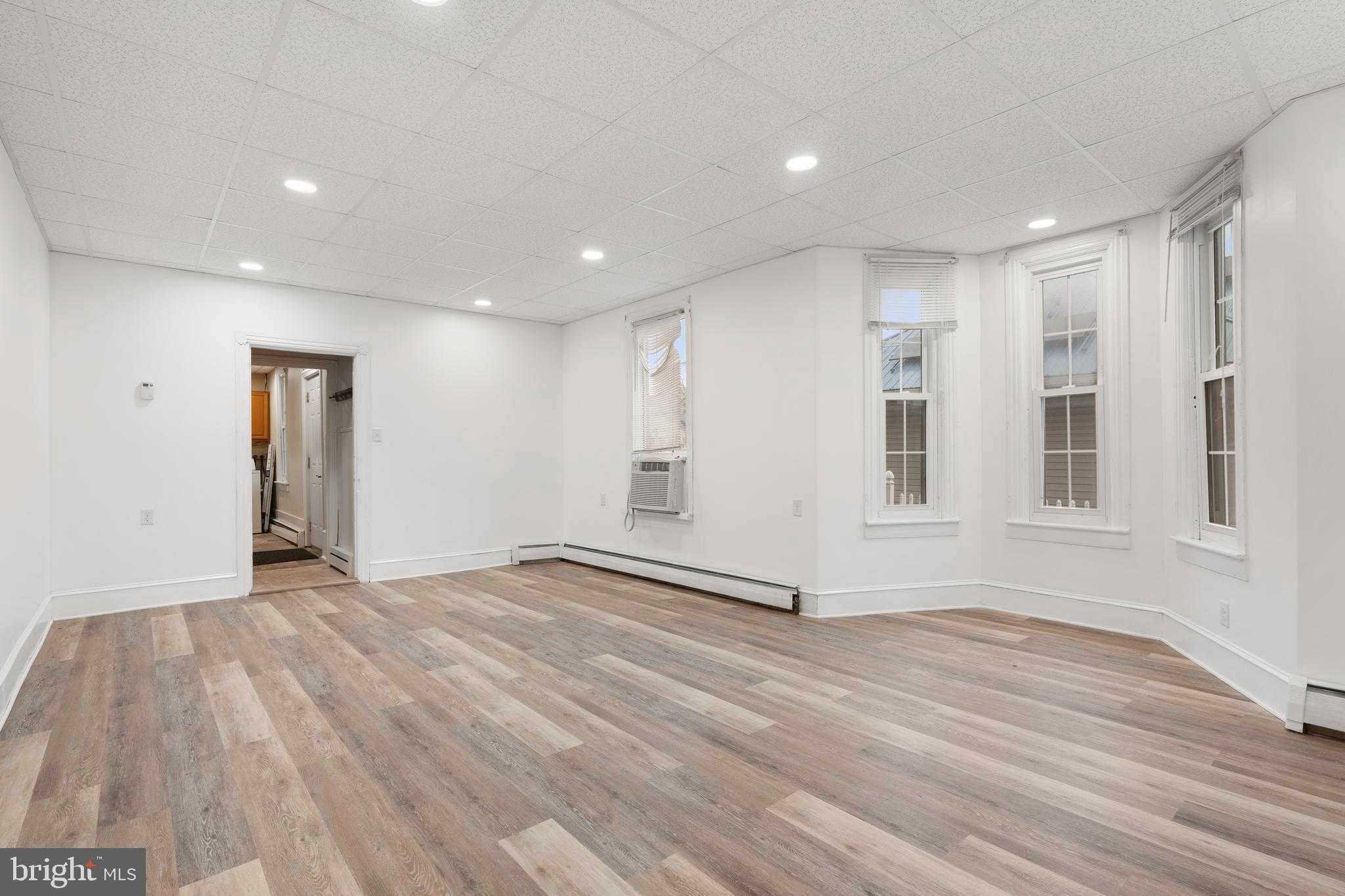 3876 Lincoln St photo 9