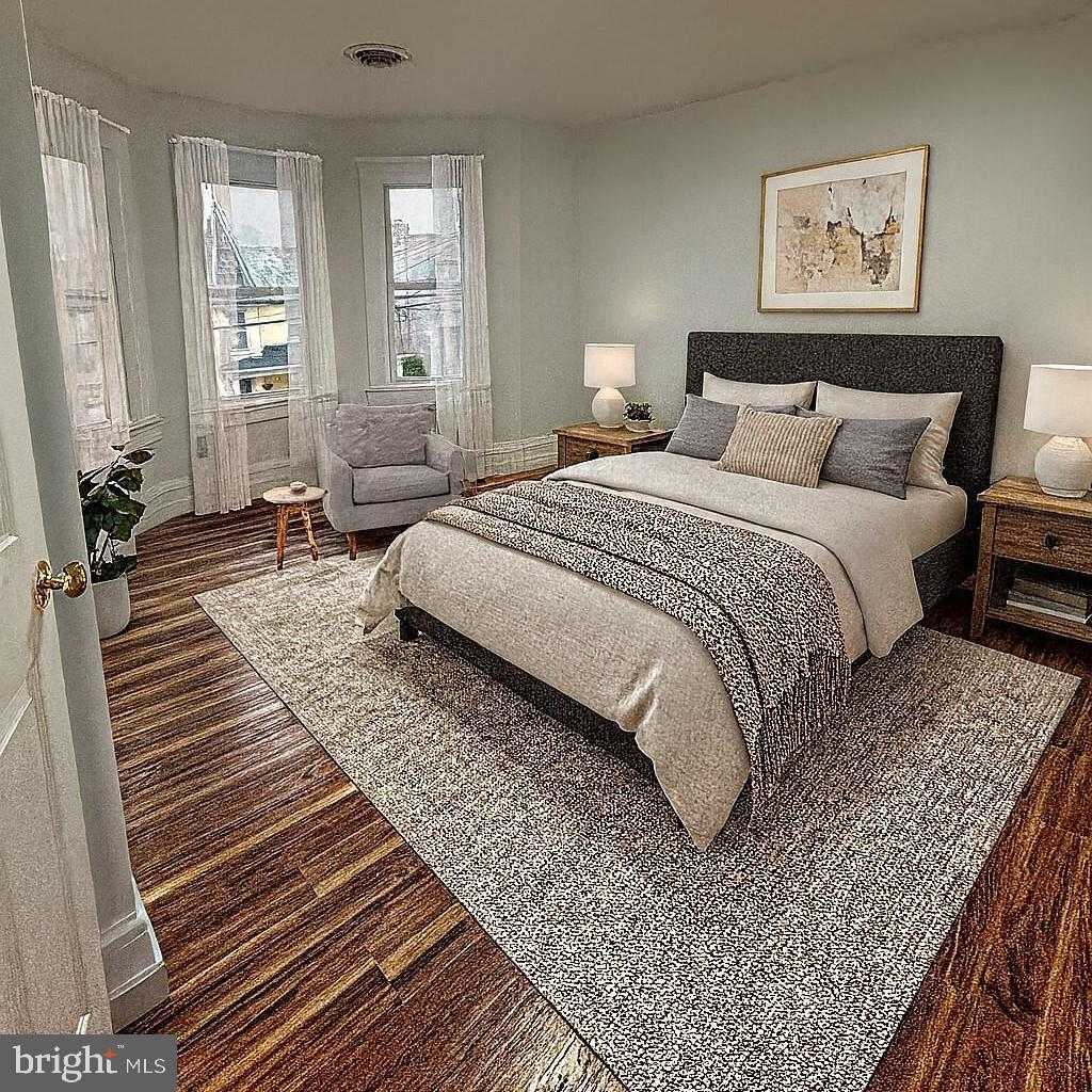 633 N Queen St photo 12