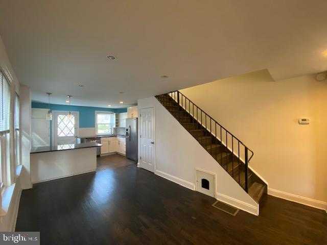 140 Walnut Ave photo 4