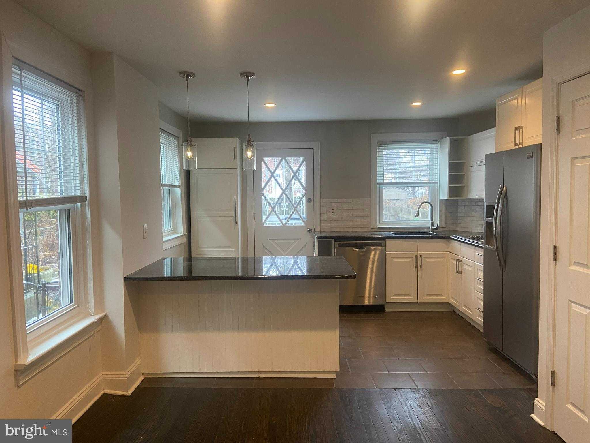 140 Walnut Ave photo 7