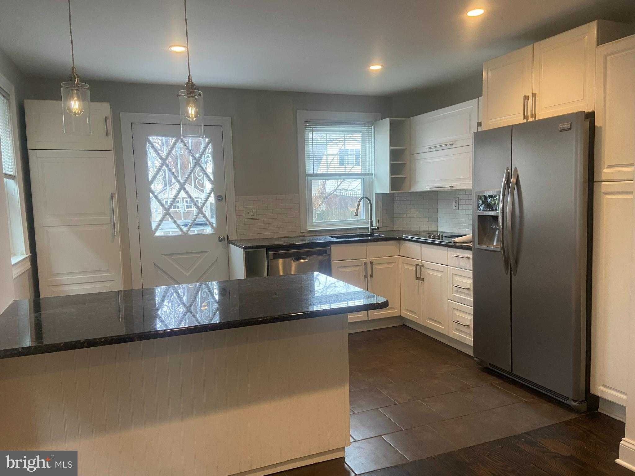 140 Walnut Ave photo 8