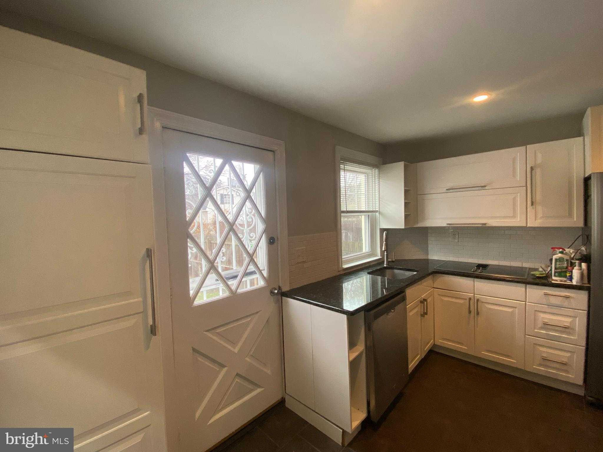 140 Walnut Ave photo 9