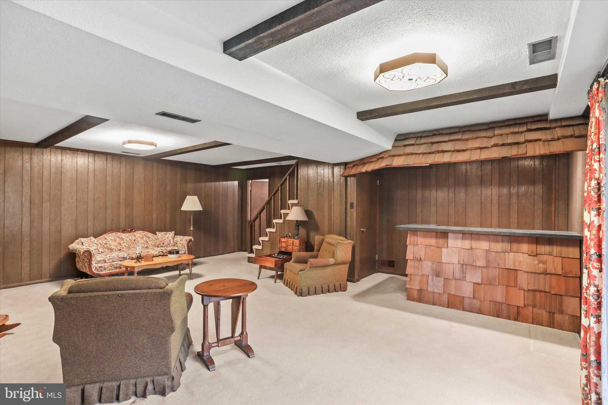 114 Lexington Rd photo 33