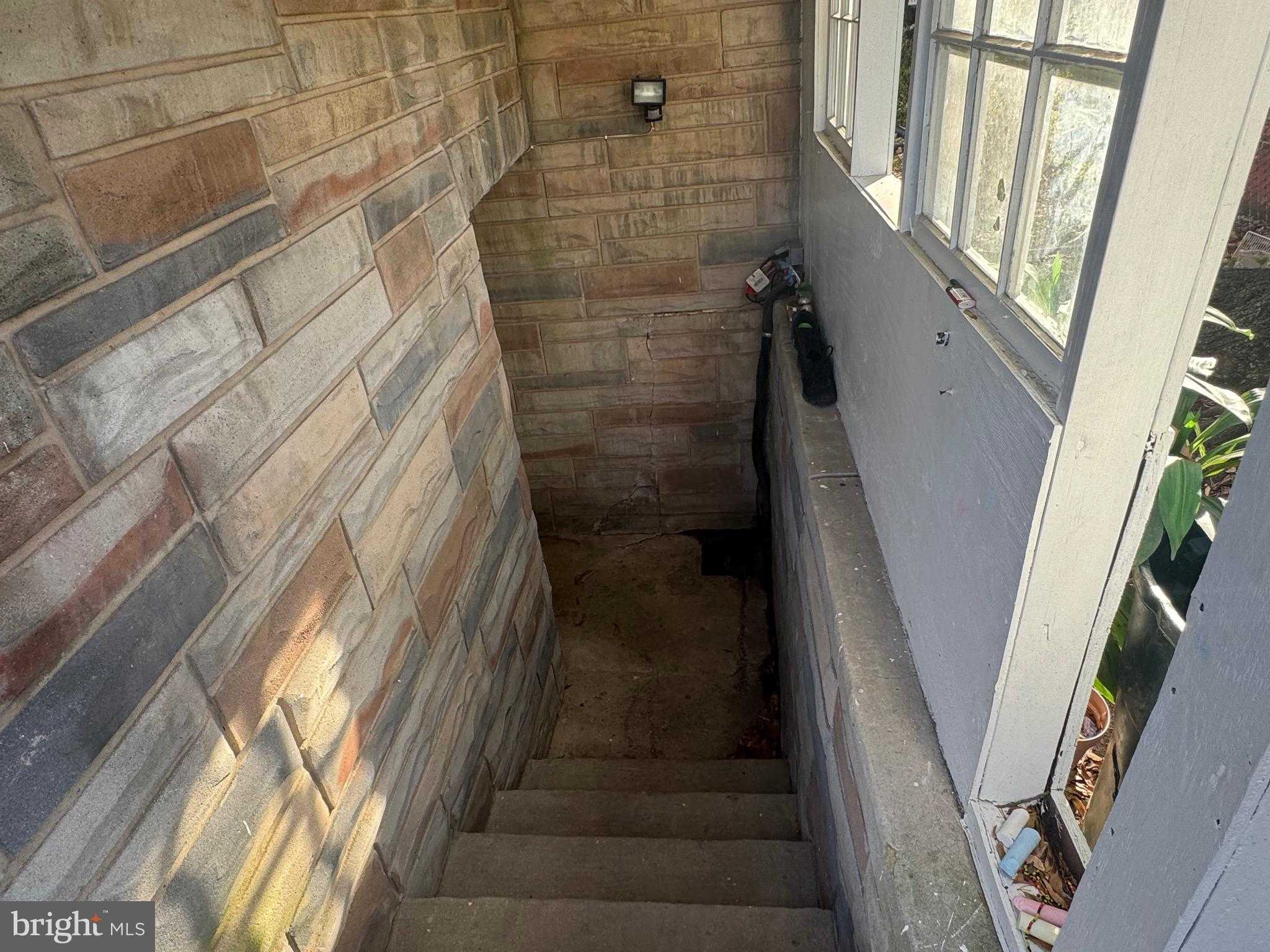 5444 Varnum St photo 7