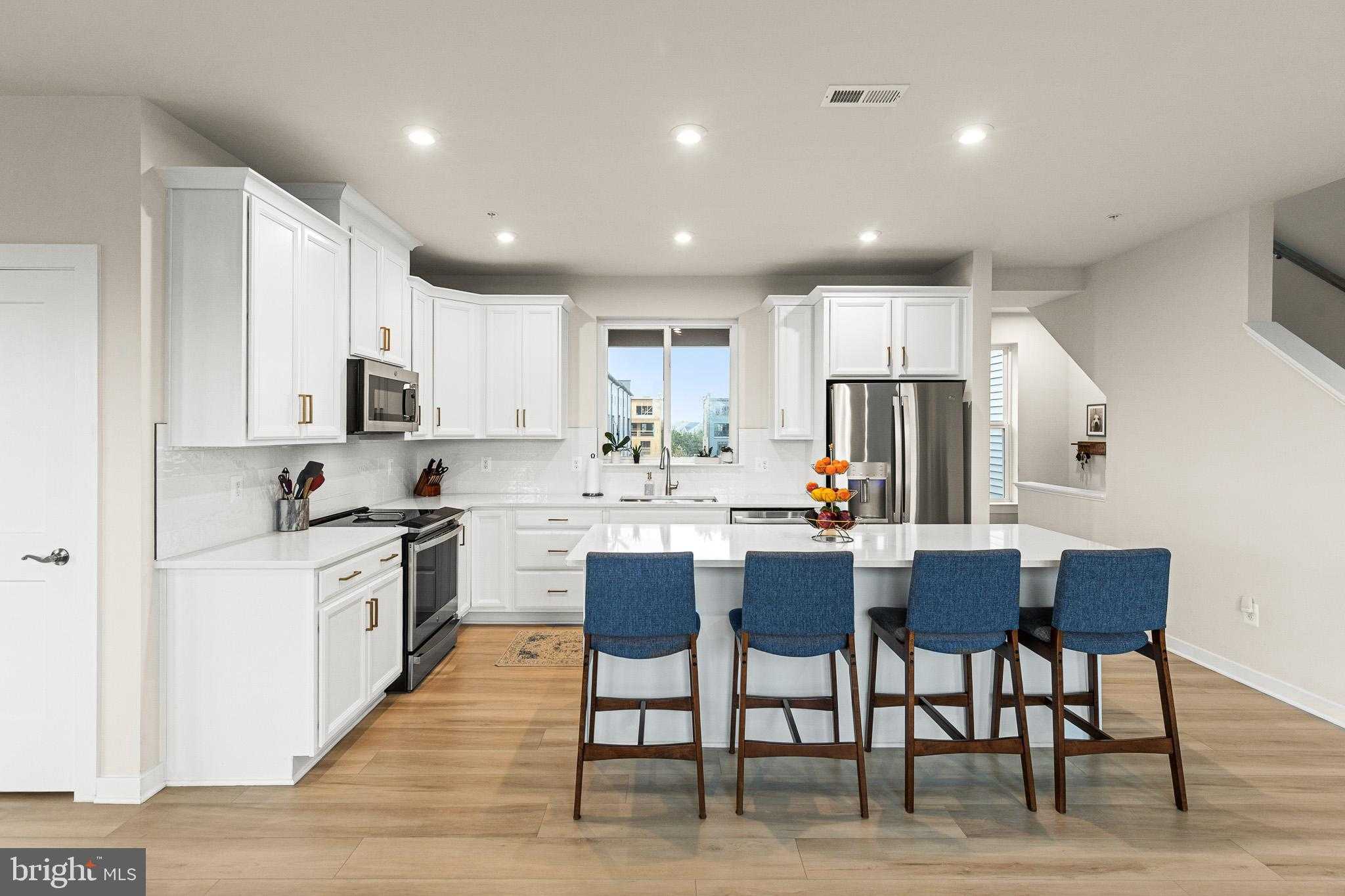 43769 Transit Sq photo 7