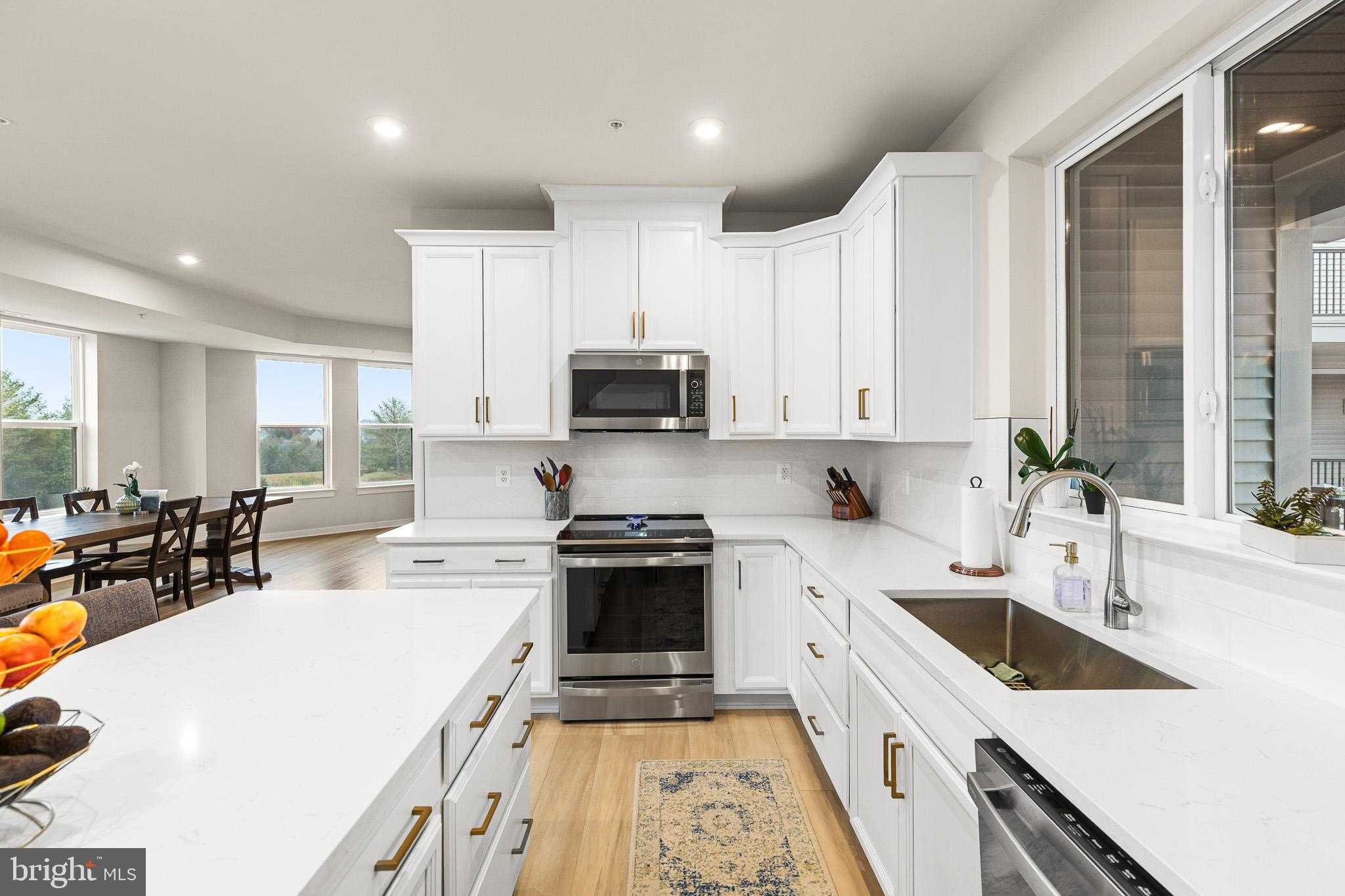 43769 Transit Sq photo 8