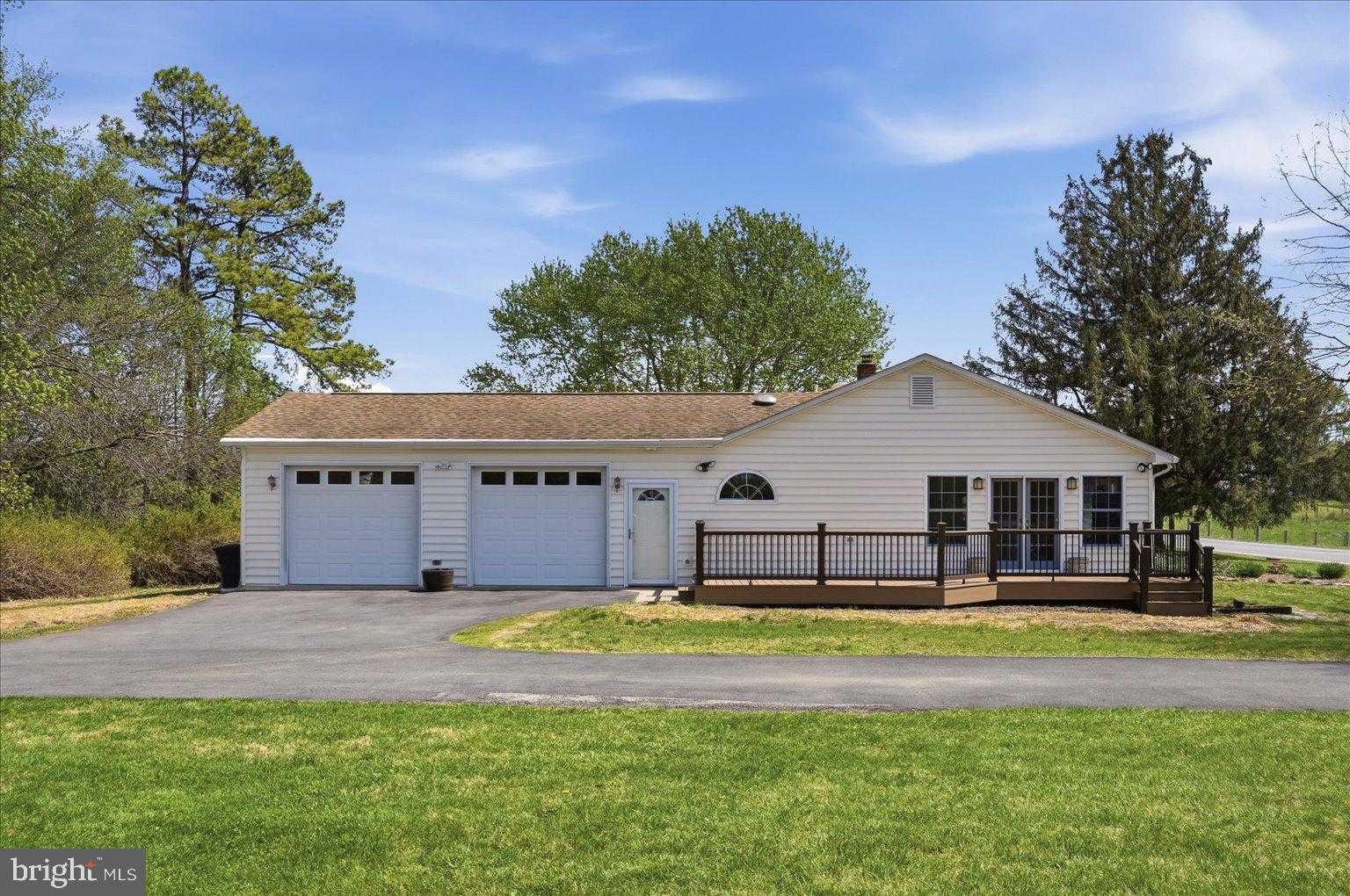 3093 Old Leetown Pike photo 3