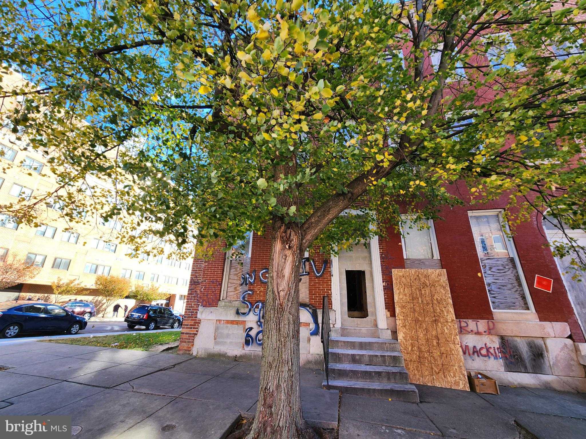 923 N Gilmor St photo 2