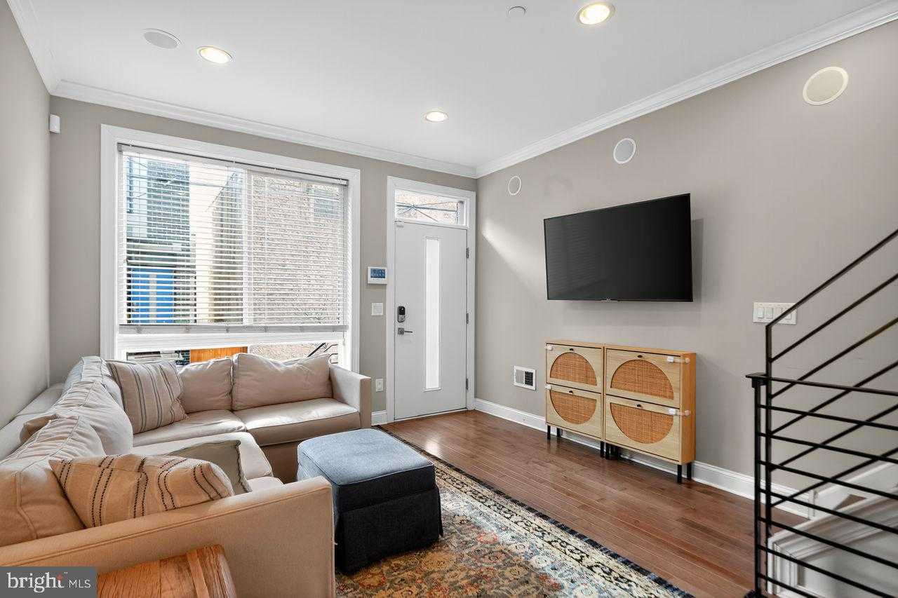 2247 Wilder St photo 6