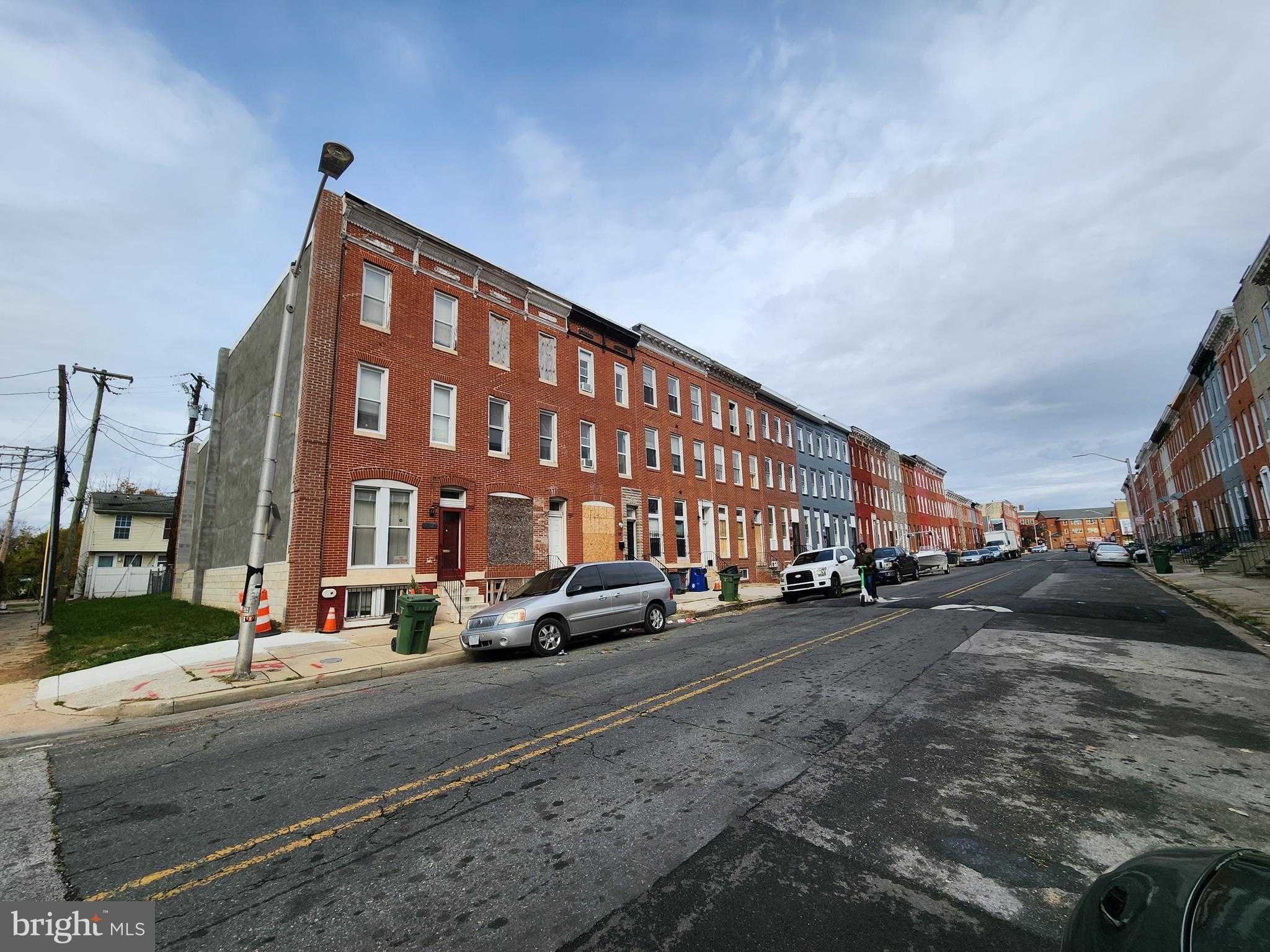 1306 N Carey St photo 2