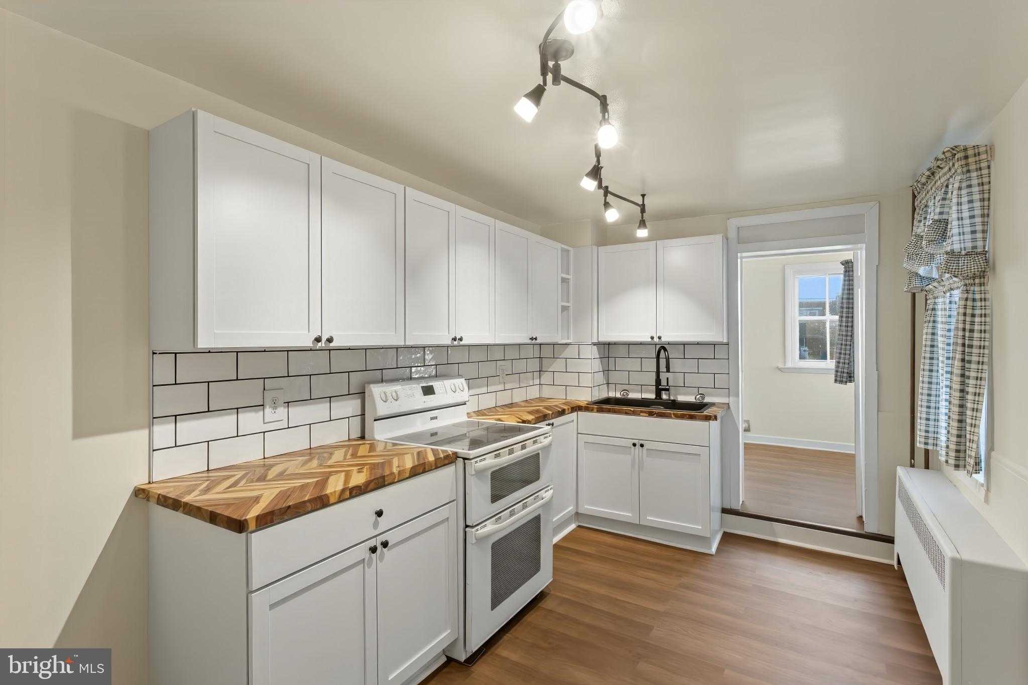 427 S Market St photo 12