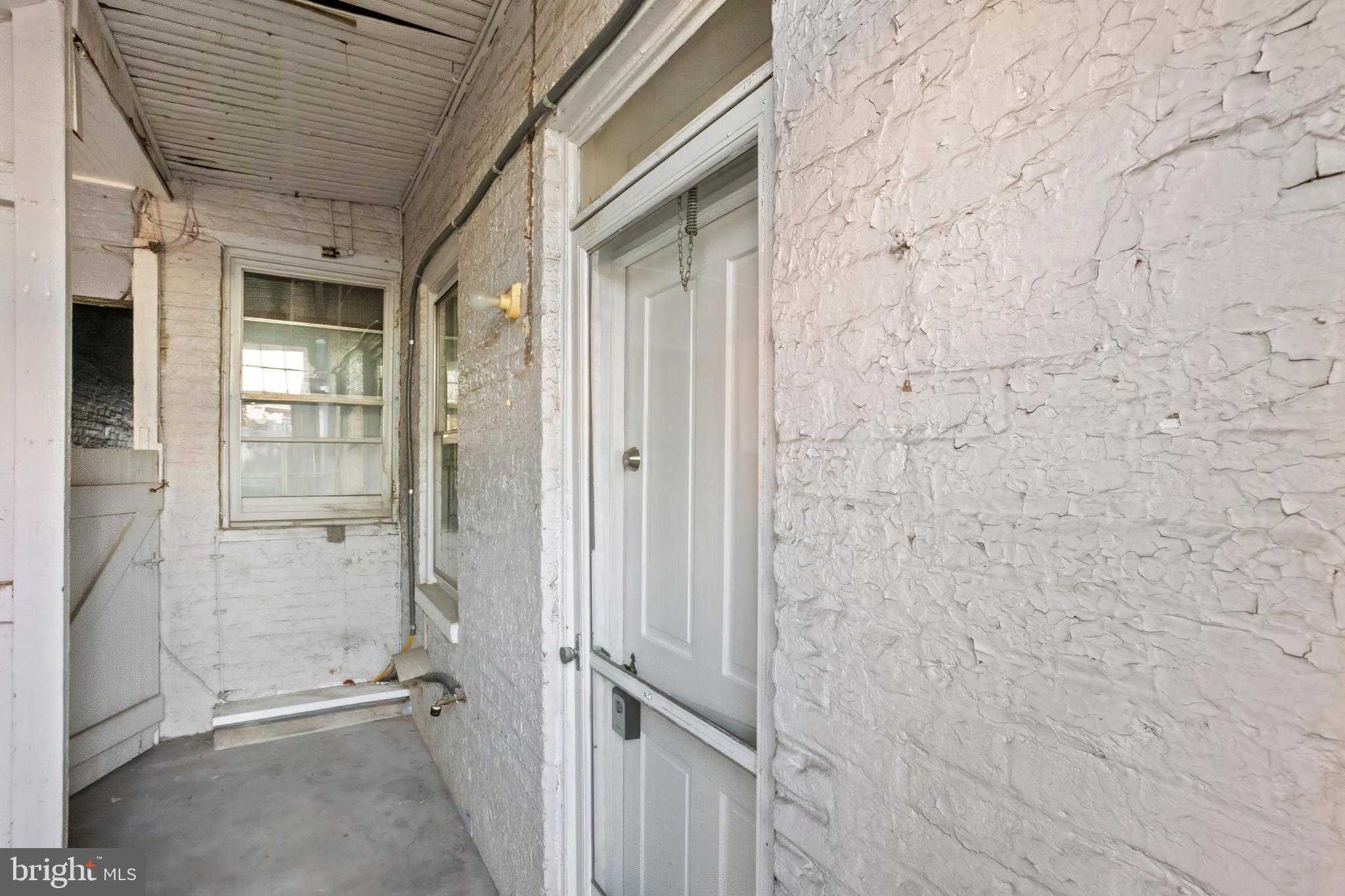 427 S Market St photo 34