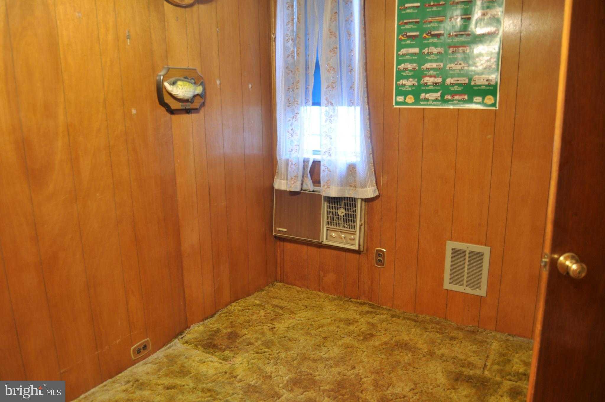 2630 S Hutchinson St photo 16