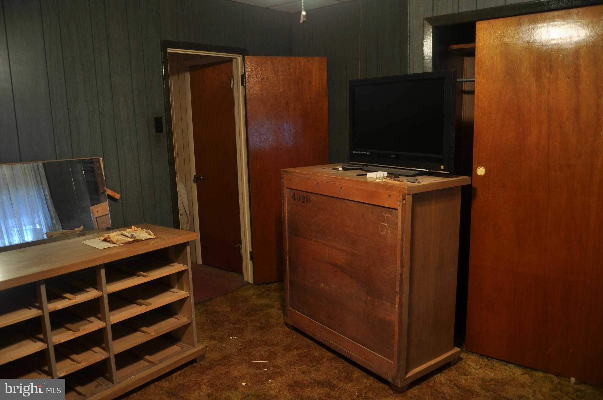 2630 S Hutchinson St photo 19