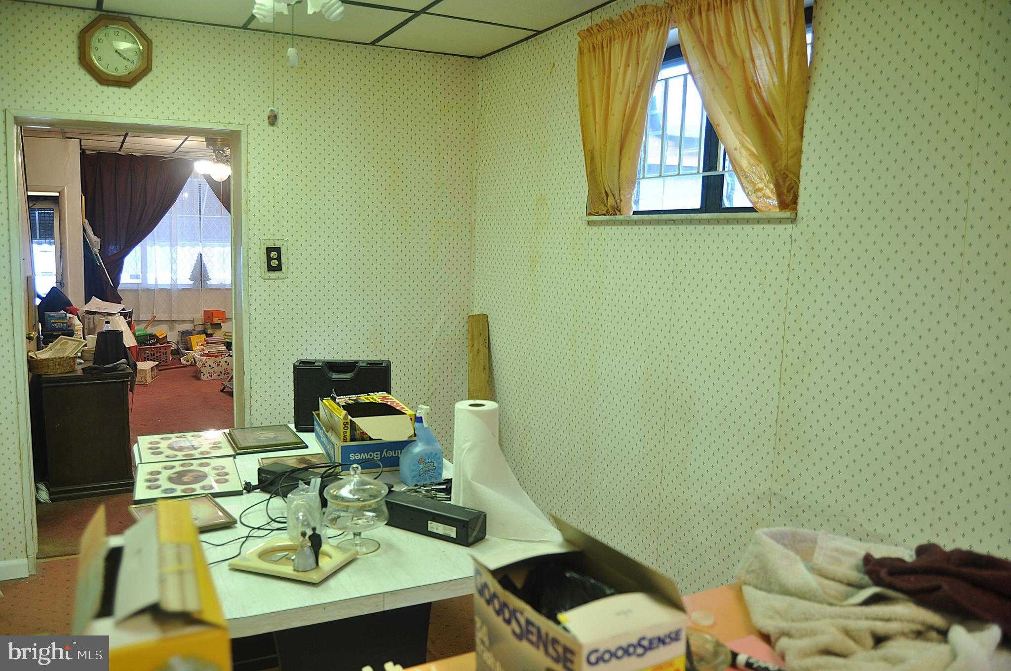 2630 S Hutchinson St photo 4