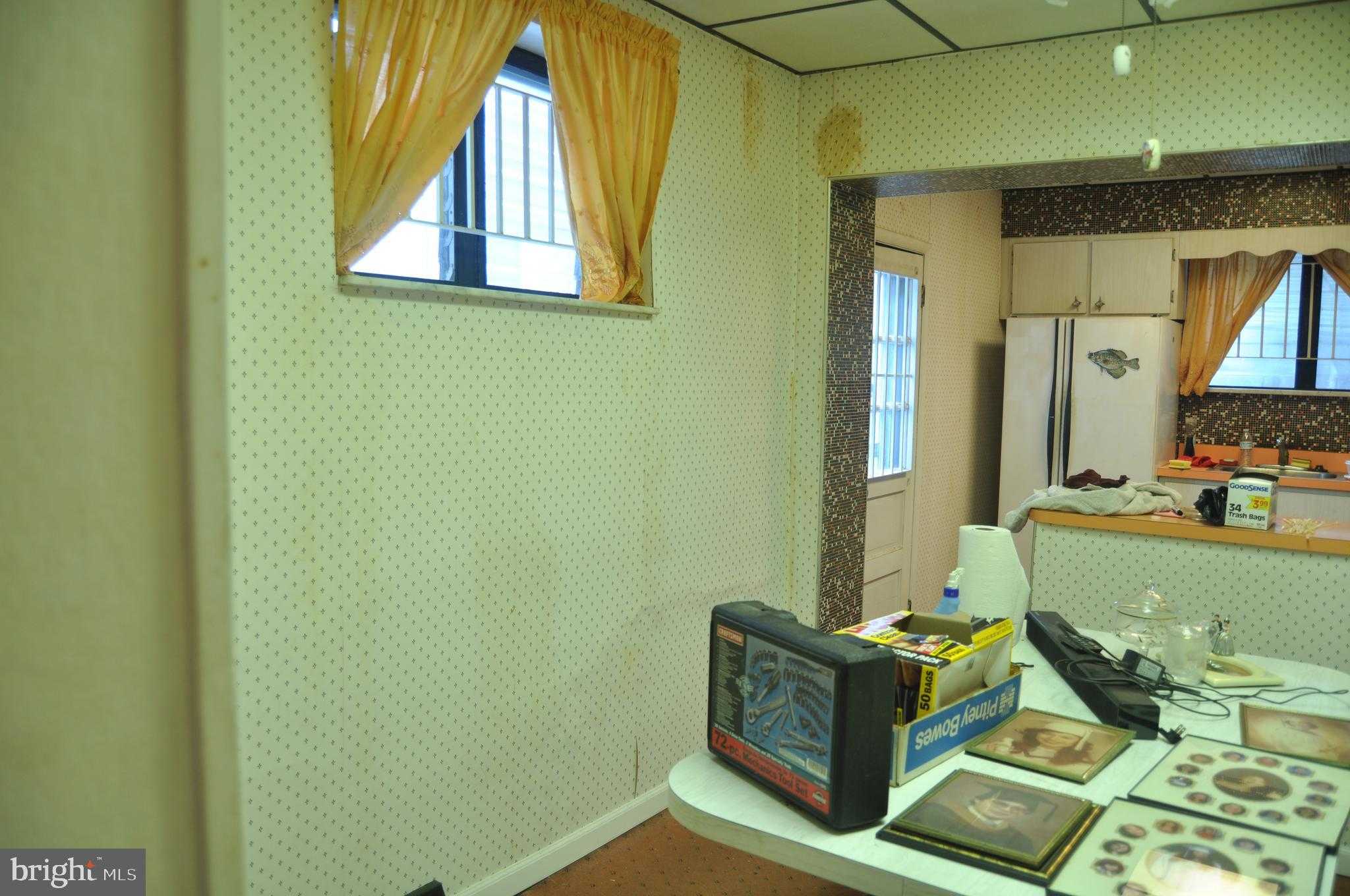 2630 S Hutchinson St photo 5