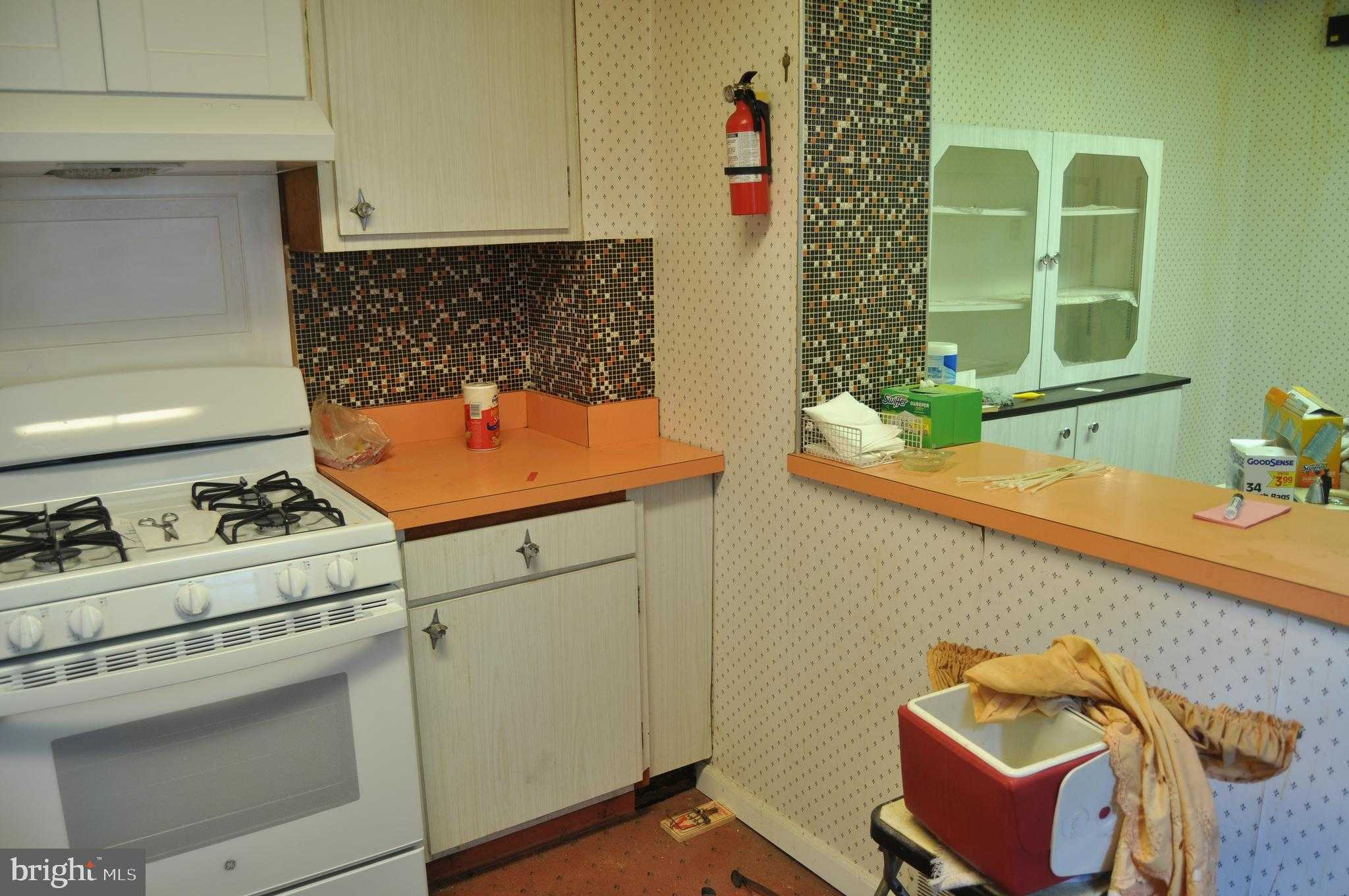 2630 S Hutchinson St photo 8