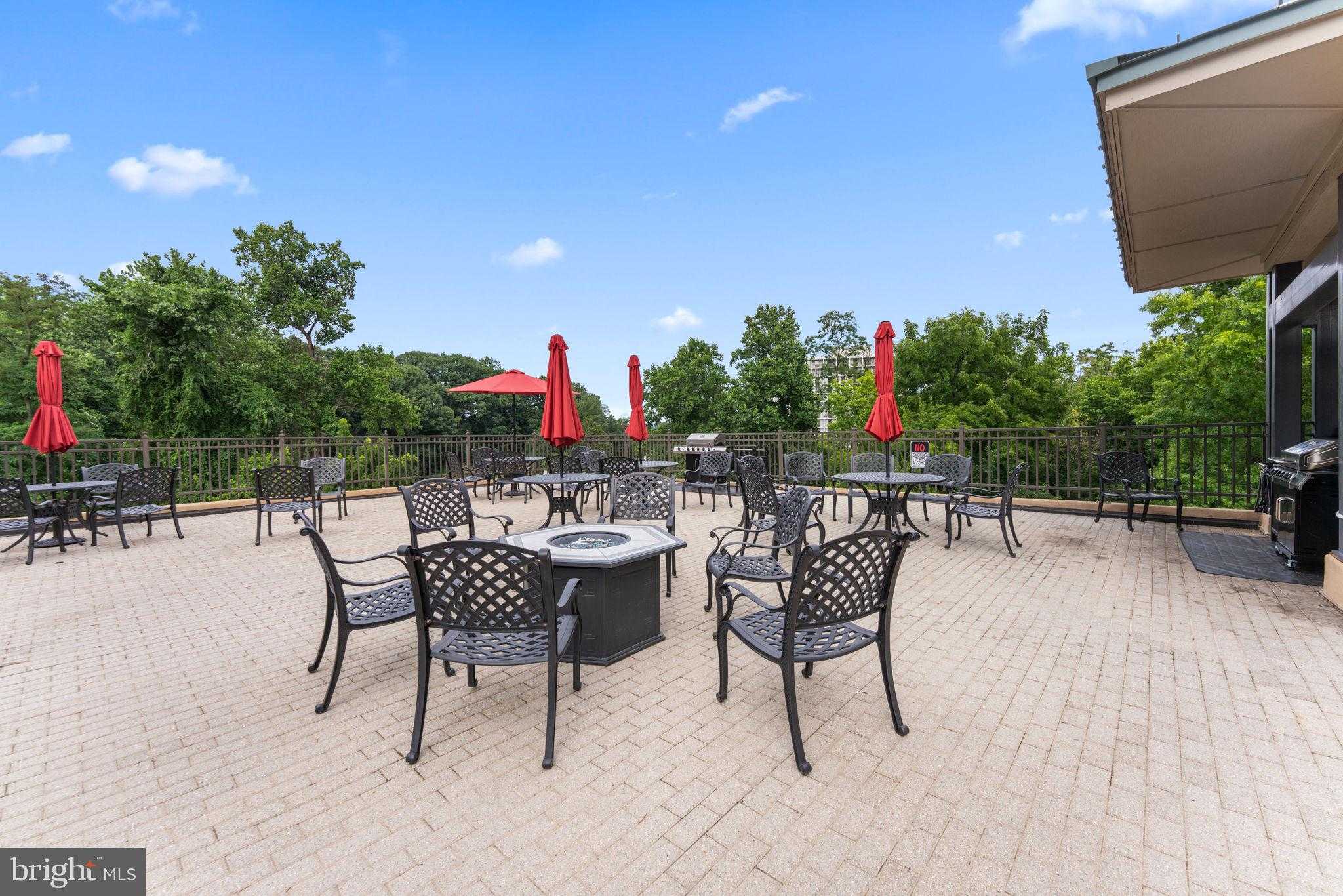 5225 Pooks Hill Rd Apt 1305n photo 9