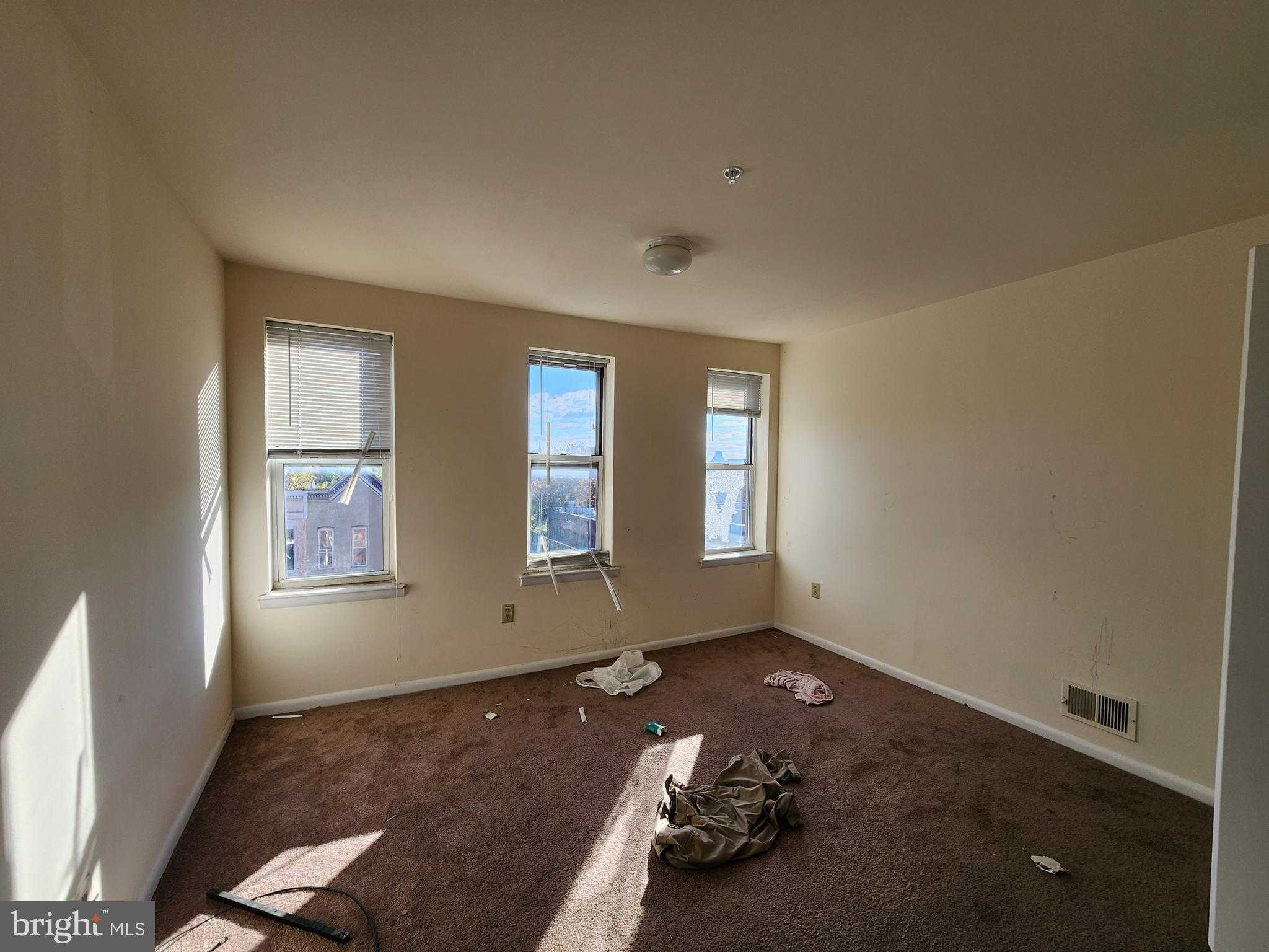 926 N Gilmor St photo 14