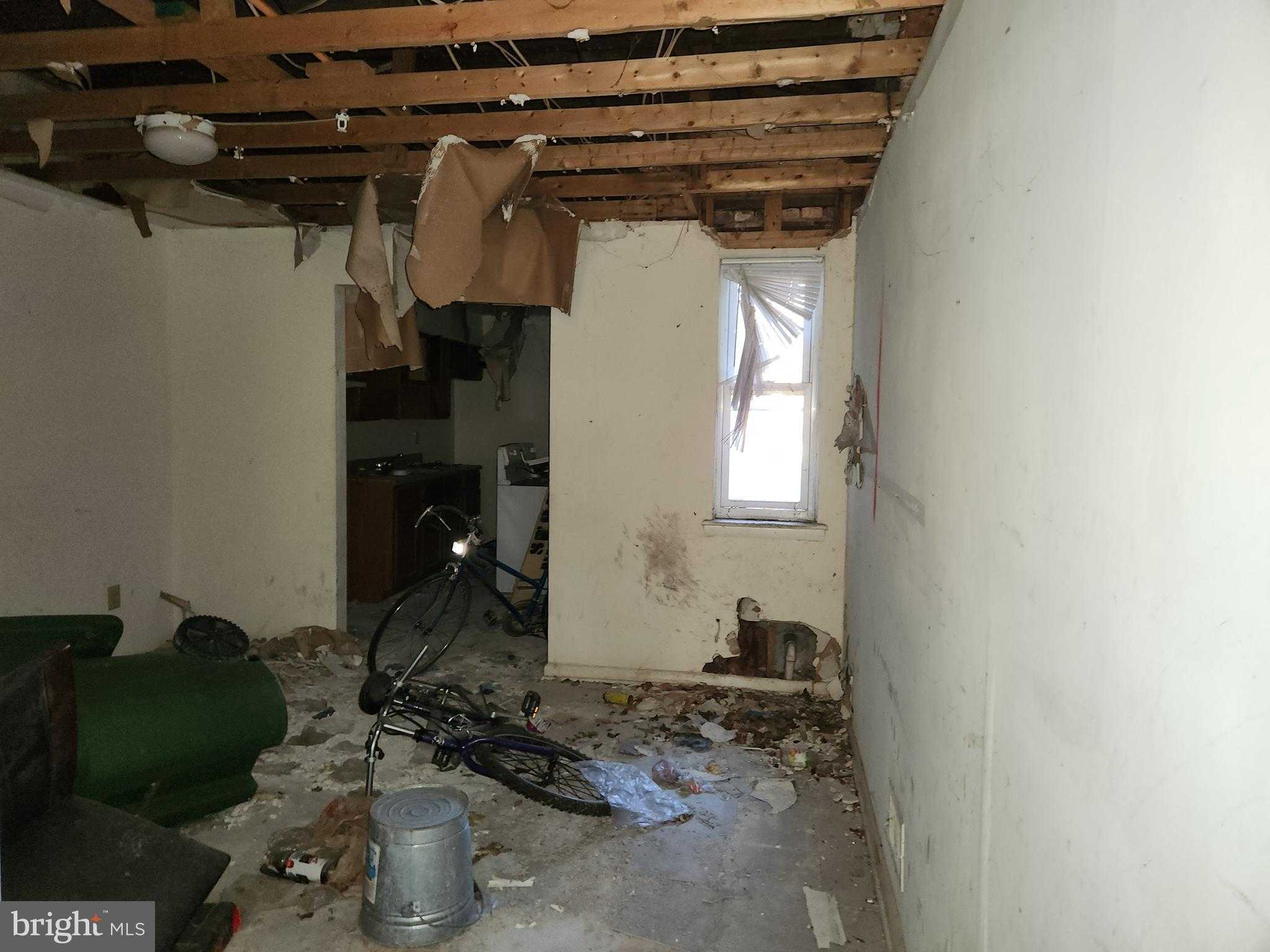 926 N Gilmor St photo 4