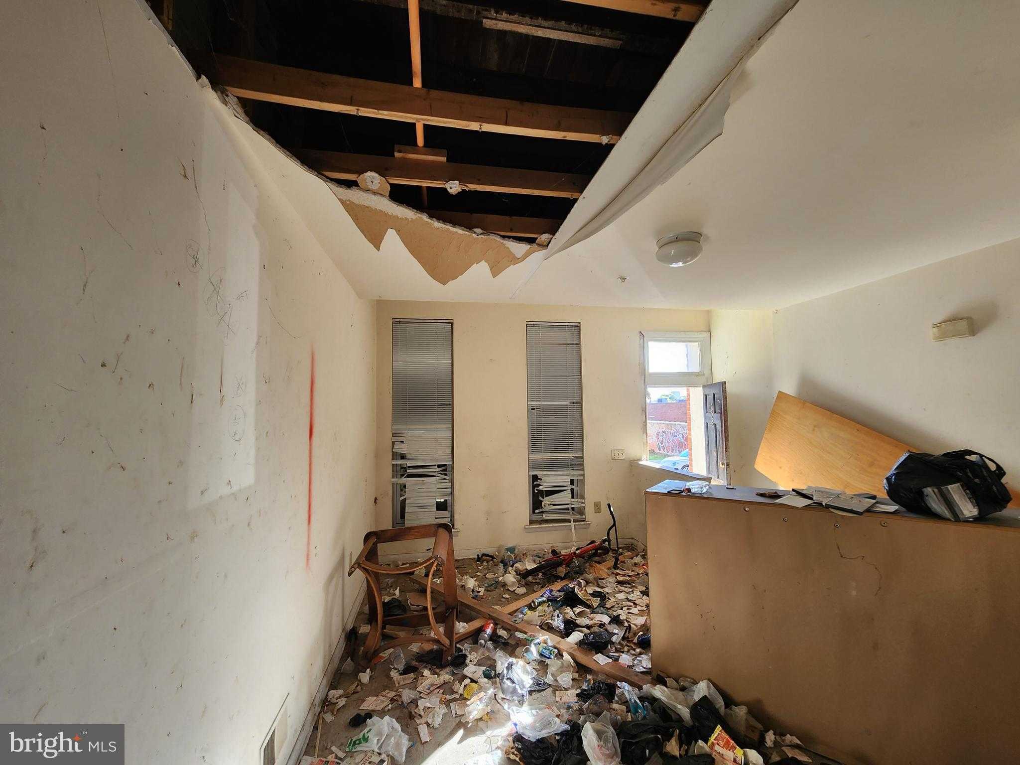 926 N Gilmor St photo 7