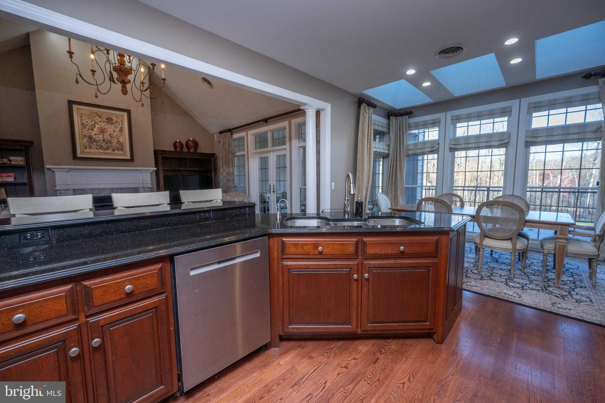 1001 Sutter Ln photo 11