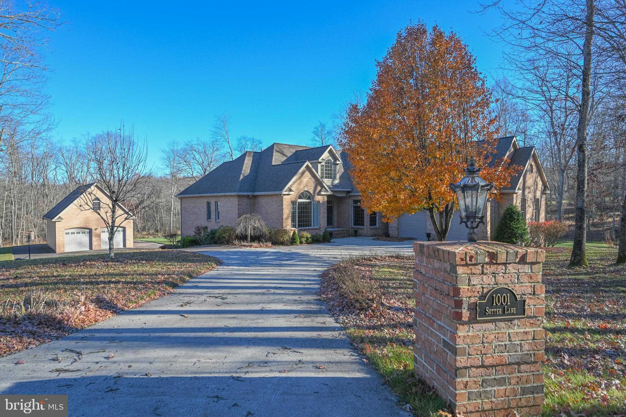 1001 Sutter Ln photo 2