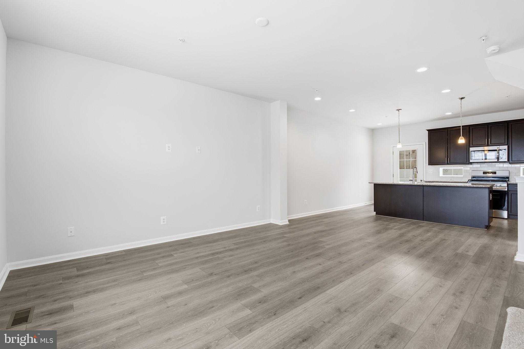 345 Tumblers Way photo 11