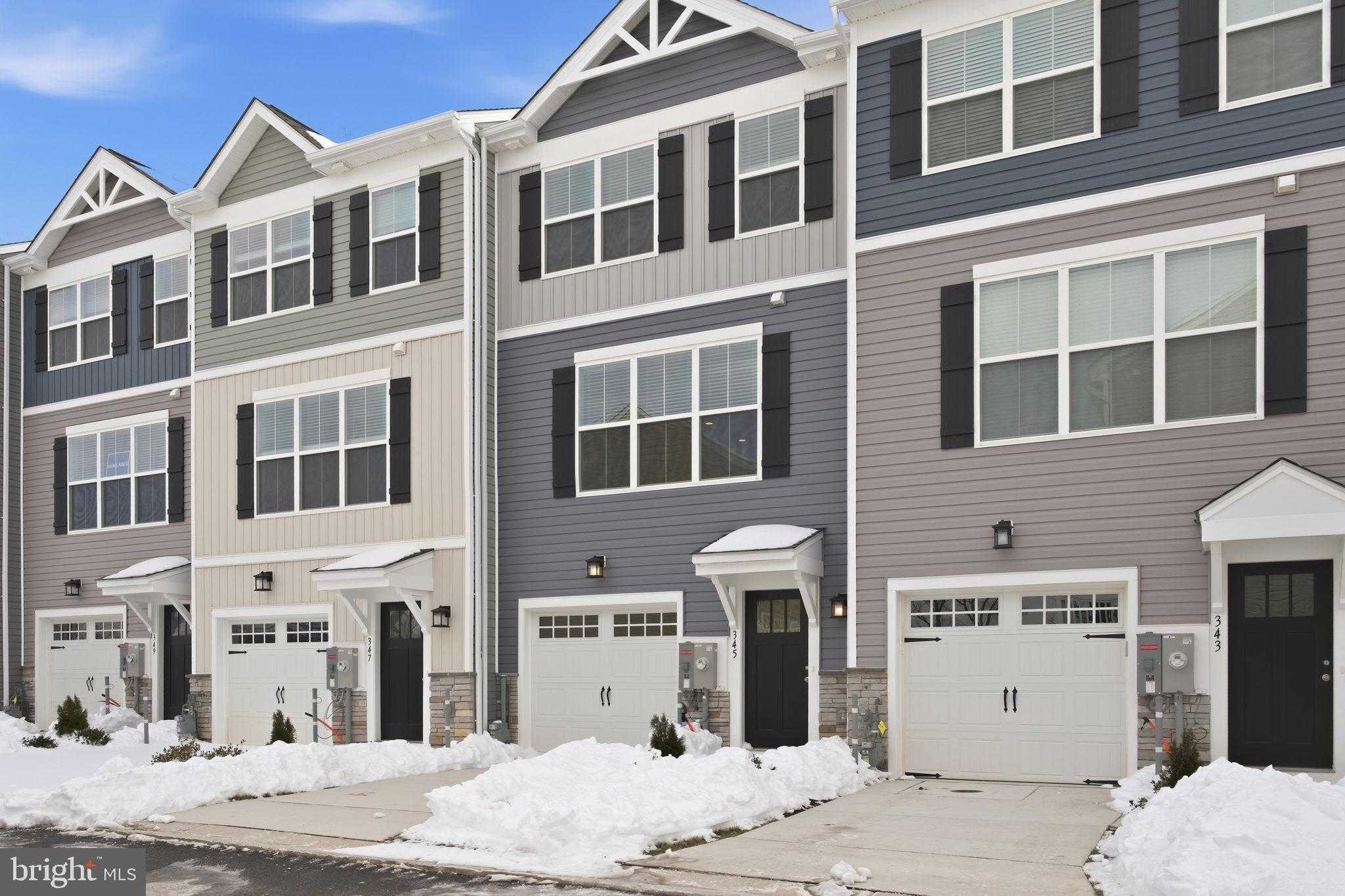 345 Tumblers Way photo 3