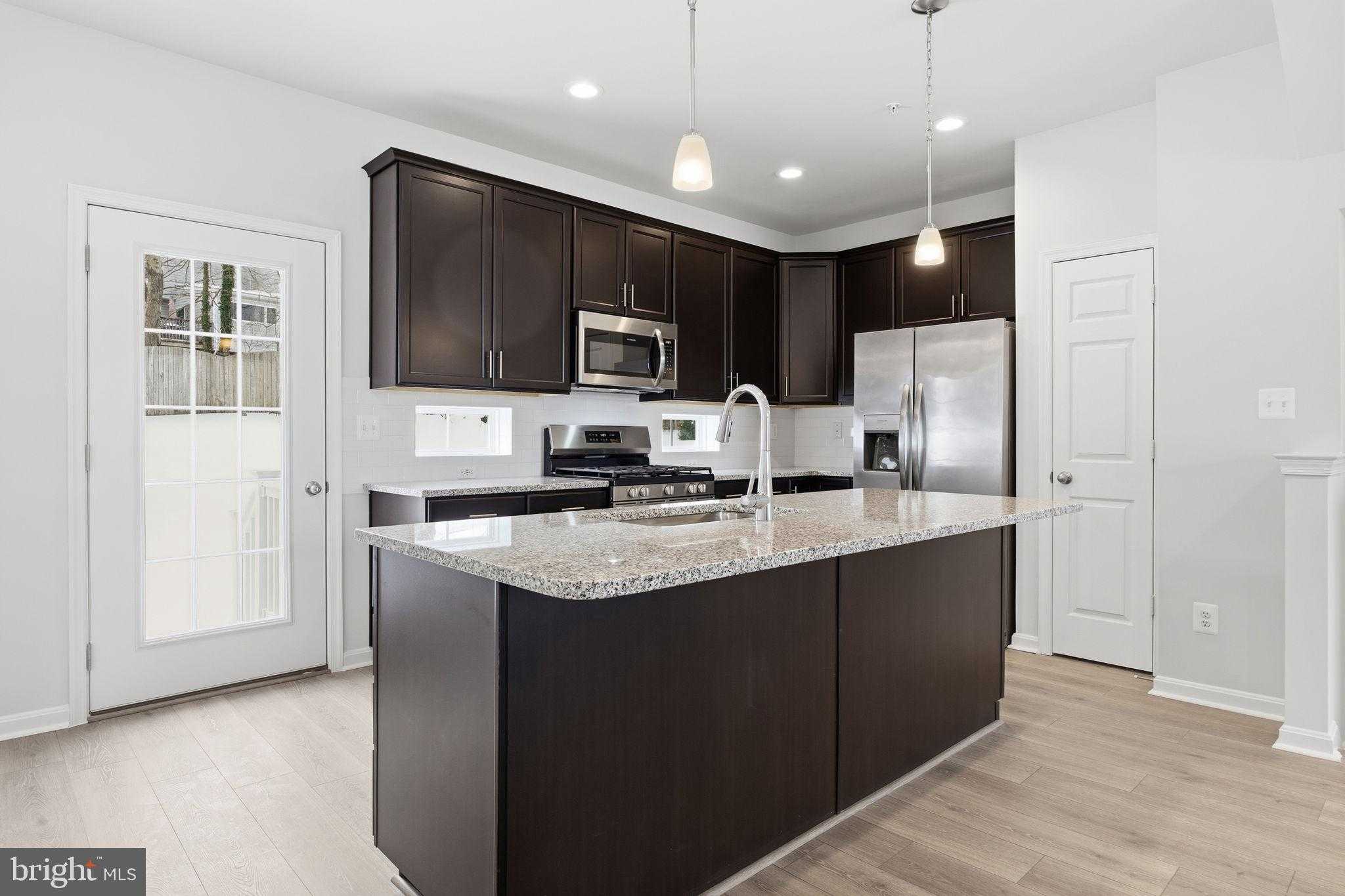 345 Tumblers Way photo 6