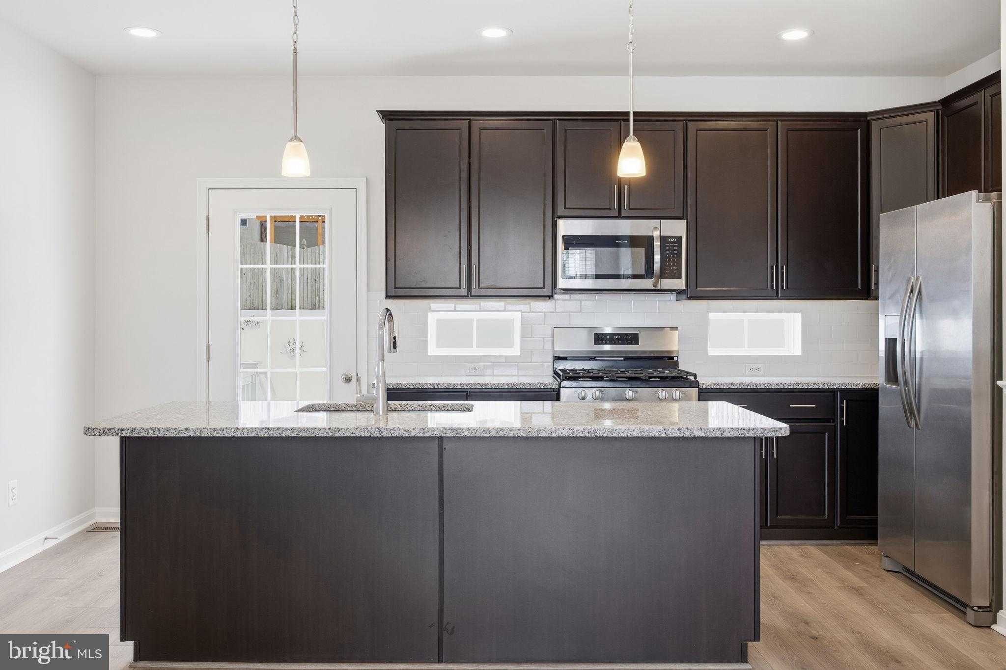 345 Tumblers Way photo 8