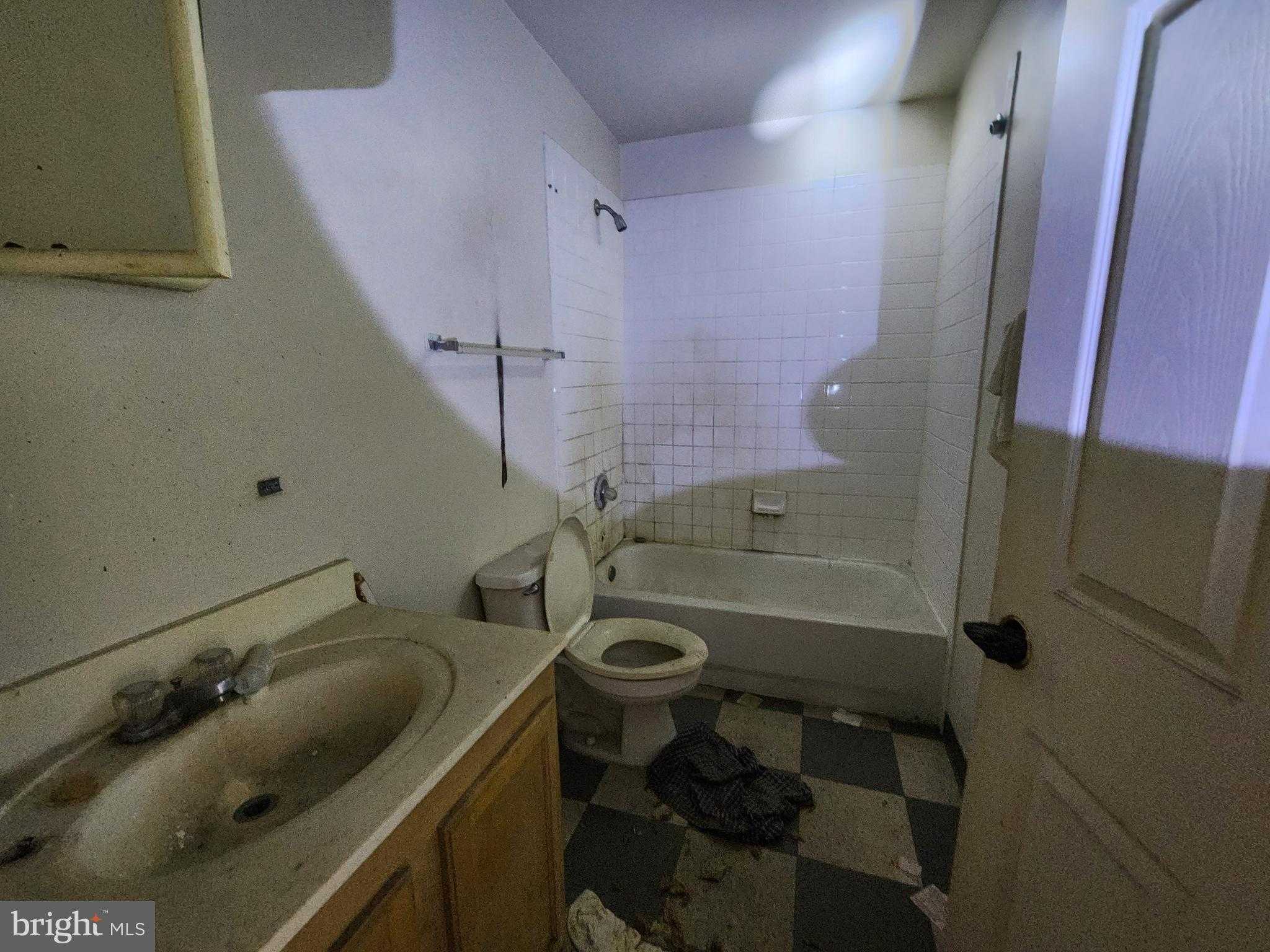 1808 Presbury St photo 7