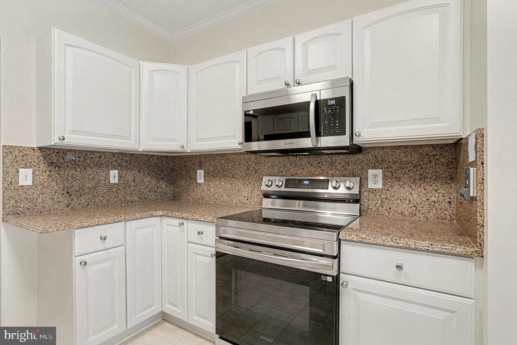 9501 Kingscroft Ter photo 10