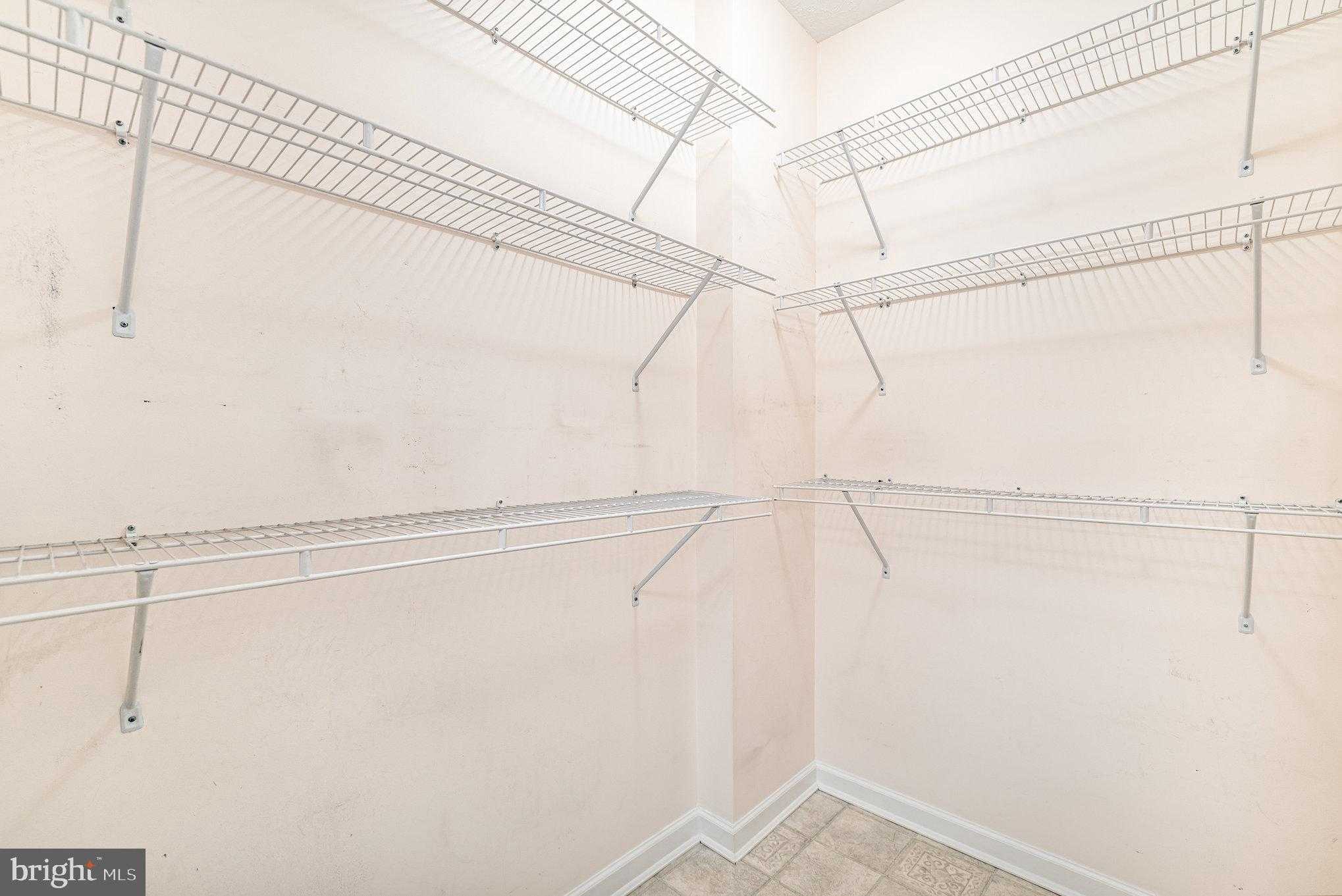 9501 Kingscroft Ter photo 22