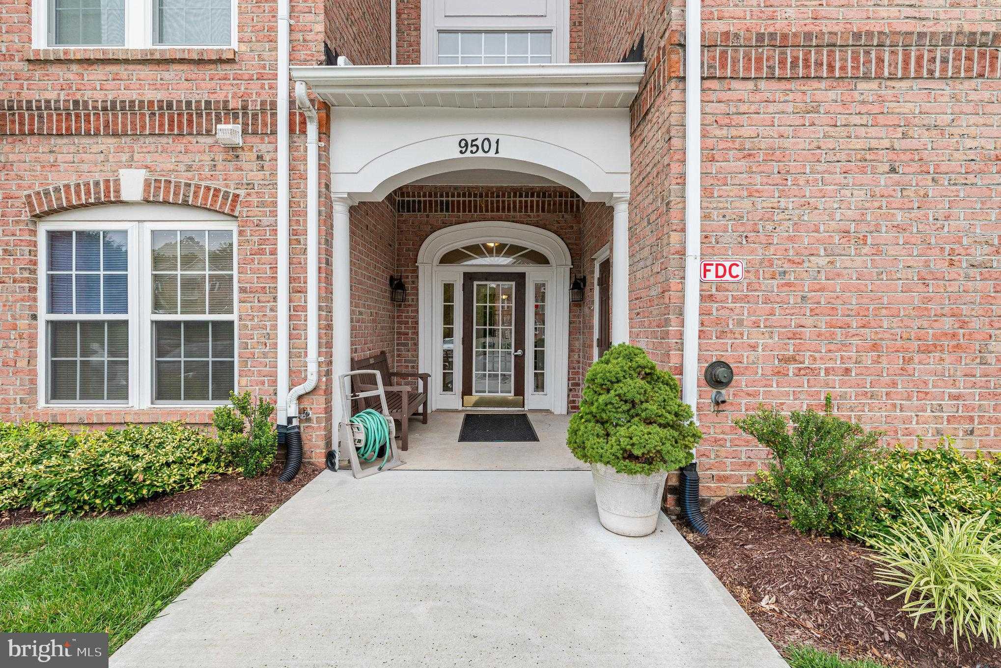 9501 Kingscroft Ter photo 33